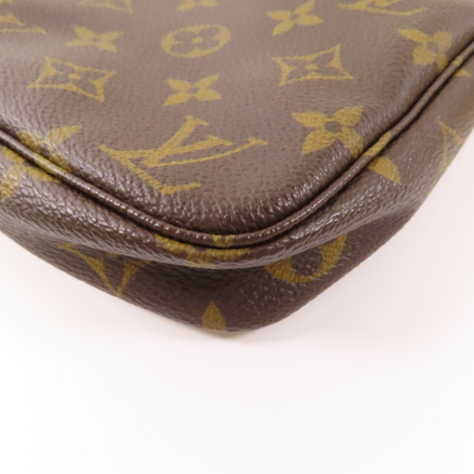 LOUIS VUITTON Monogram Pochette Accessoires金扣手挽袋
