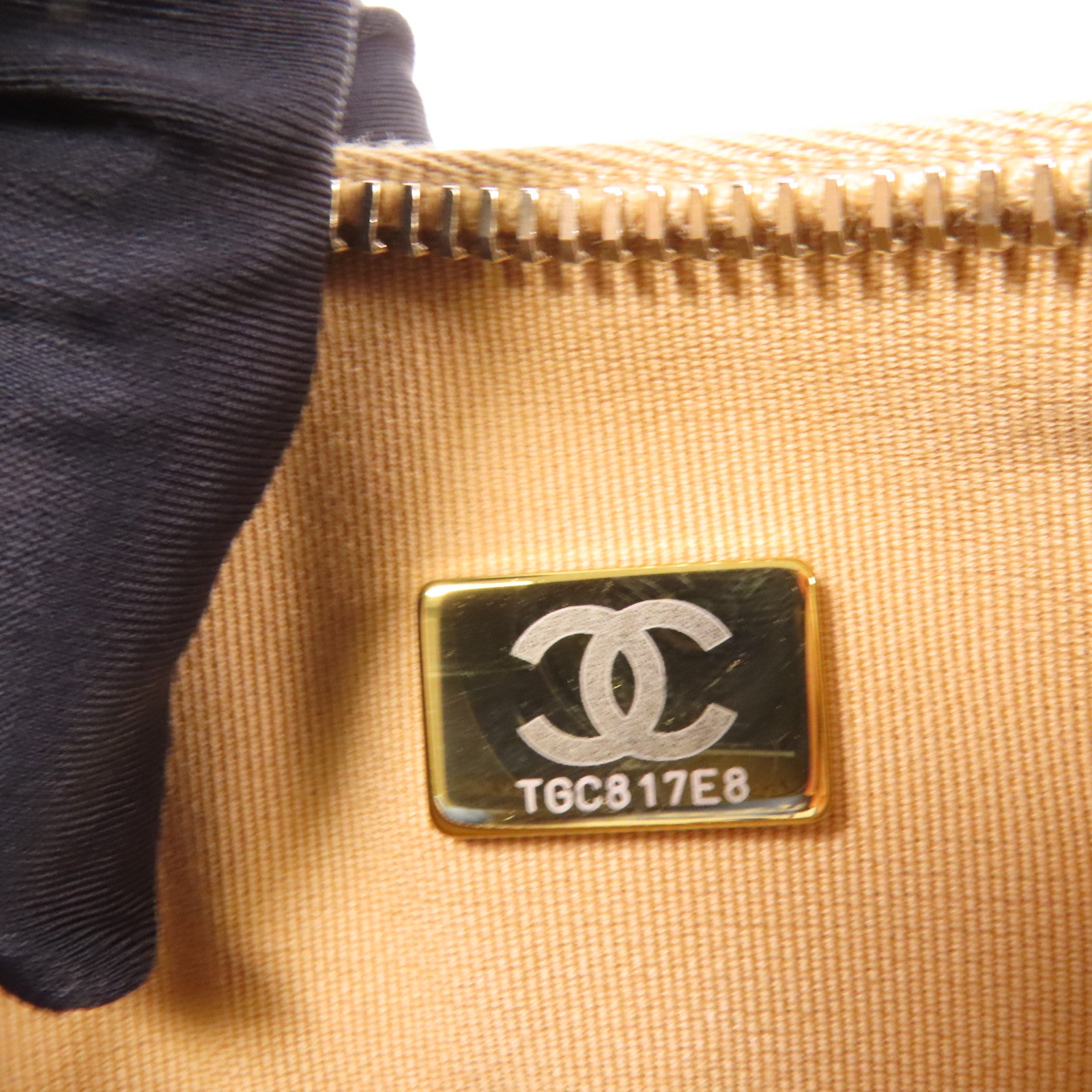 CHANEL 牛皮皮革Chain Shoulder金扣鏈帶肩背袋