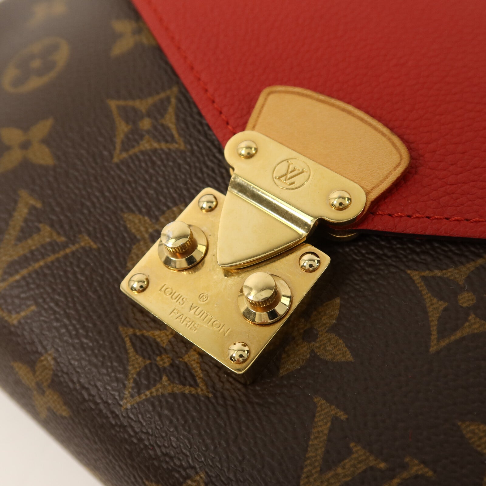 LOUIS VUITTON Monogram Pallas Chain Bag金扣鏈帶肩背袋