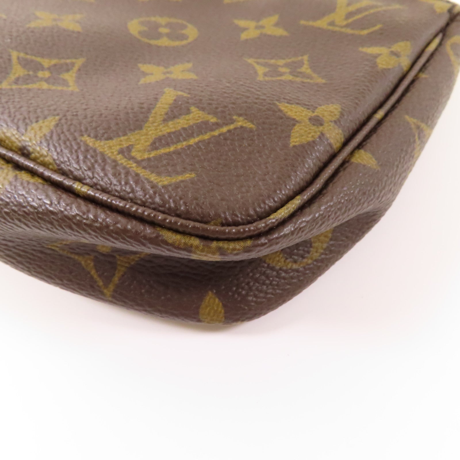 LOUIS VUITTON Monogram Pochette Accessoires金扣手挽袋