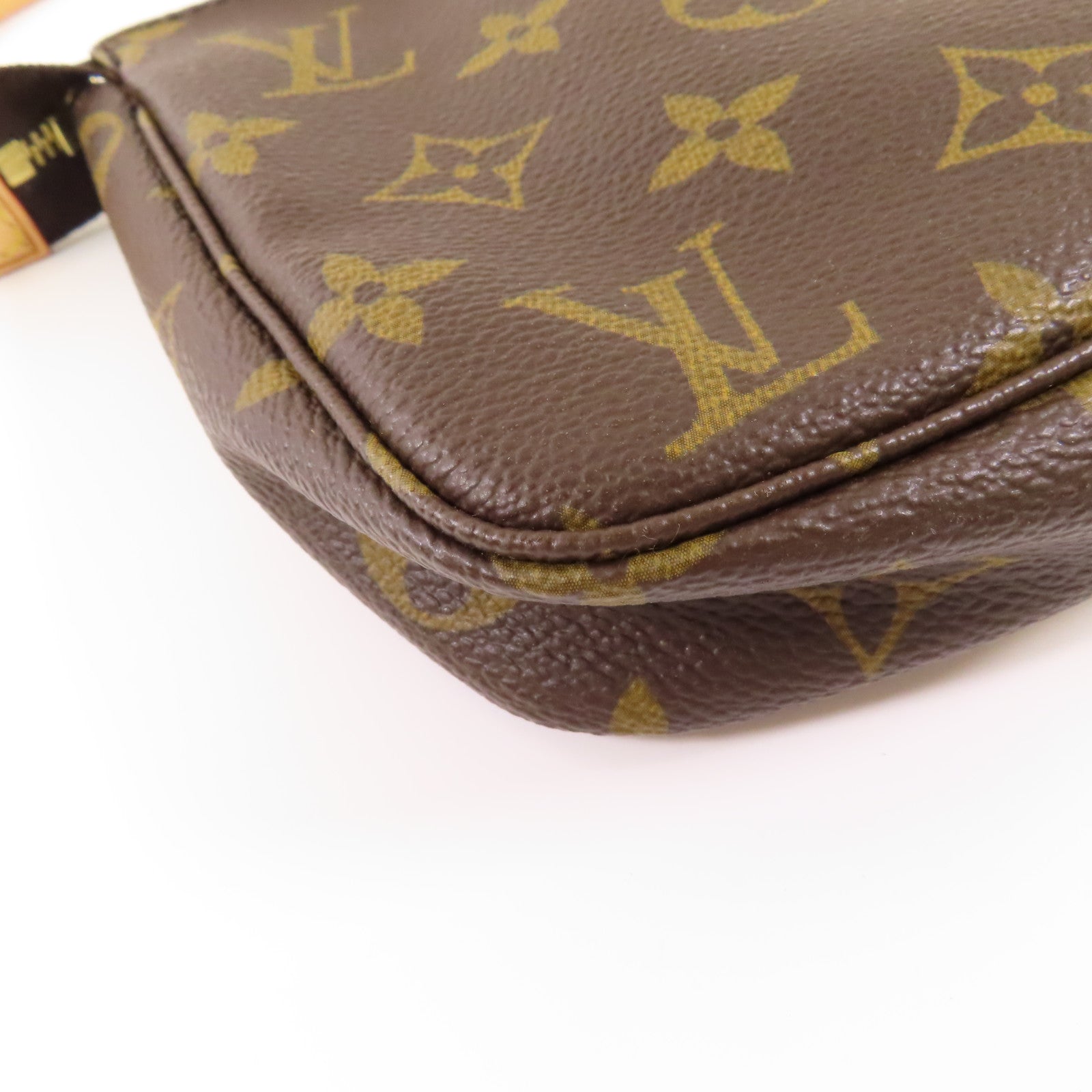 LOUIS VUITTON Monogram Pochette Accessoires金扣手挽袋