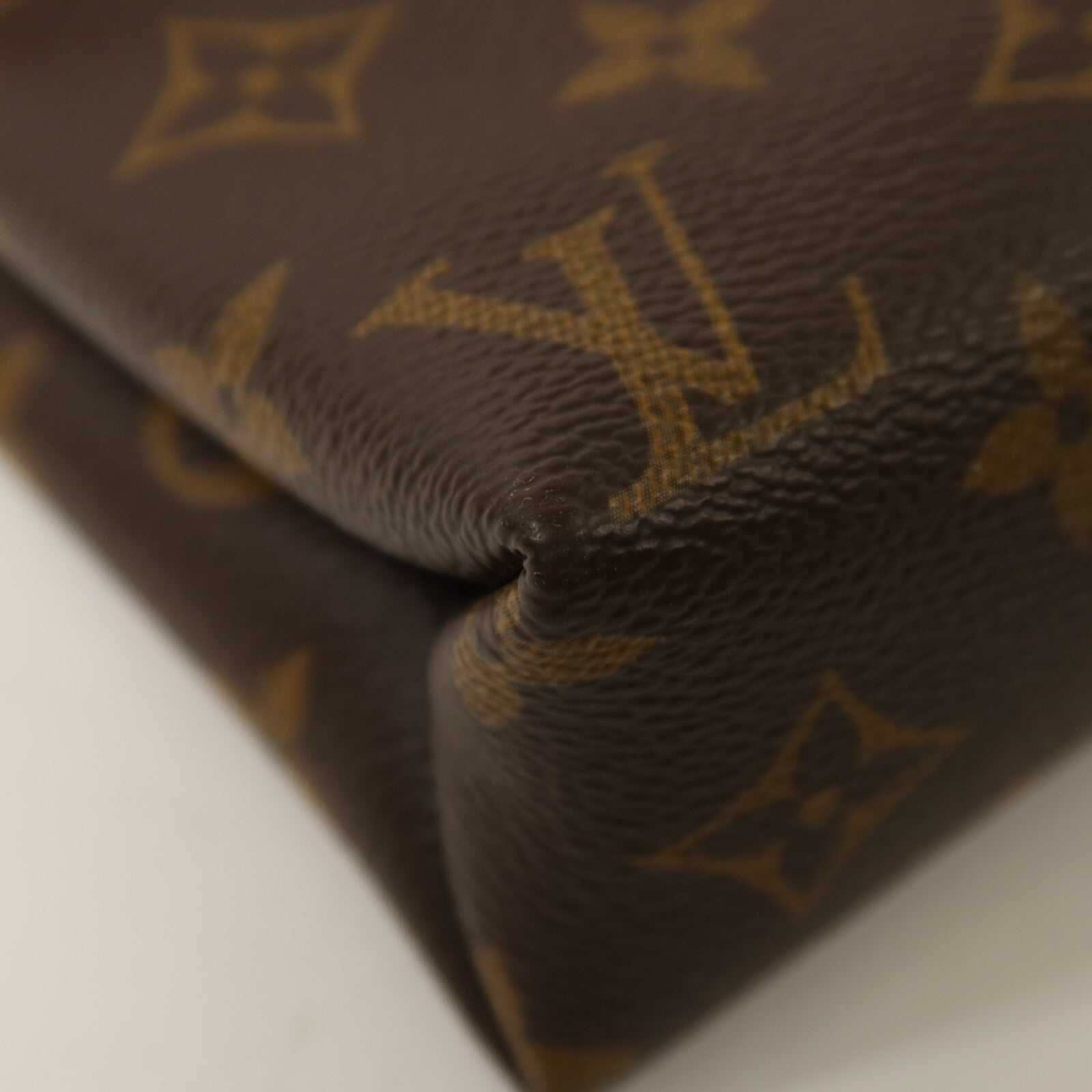 LOUIS VUITTON Monogram Pallas Chain Bag金扣鏈帶肩背袋