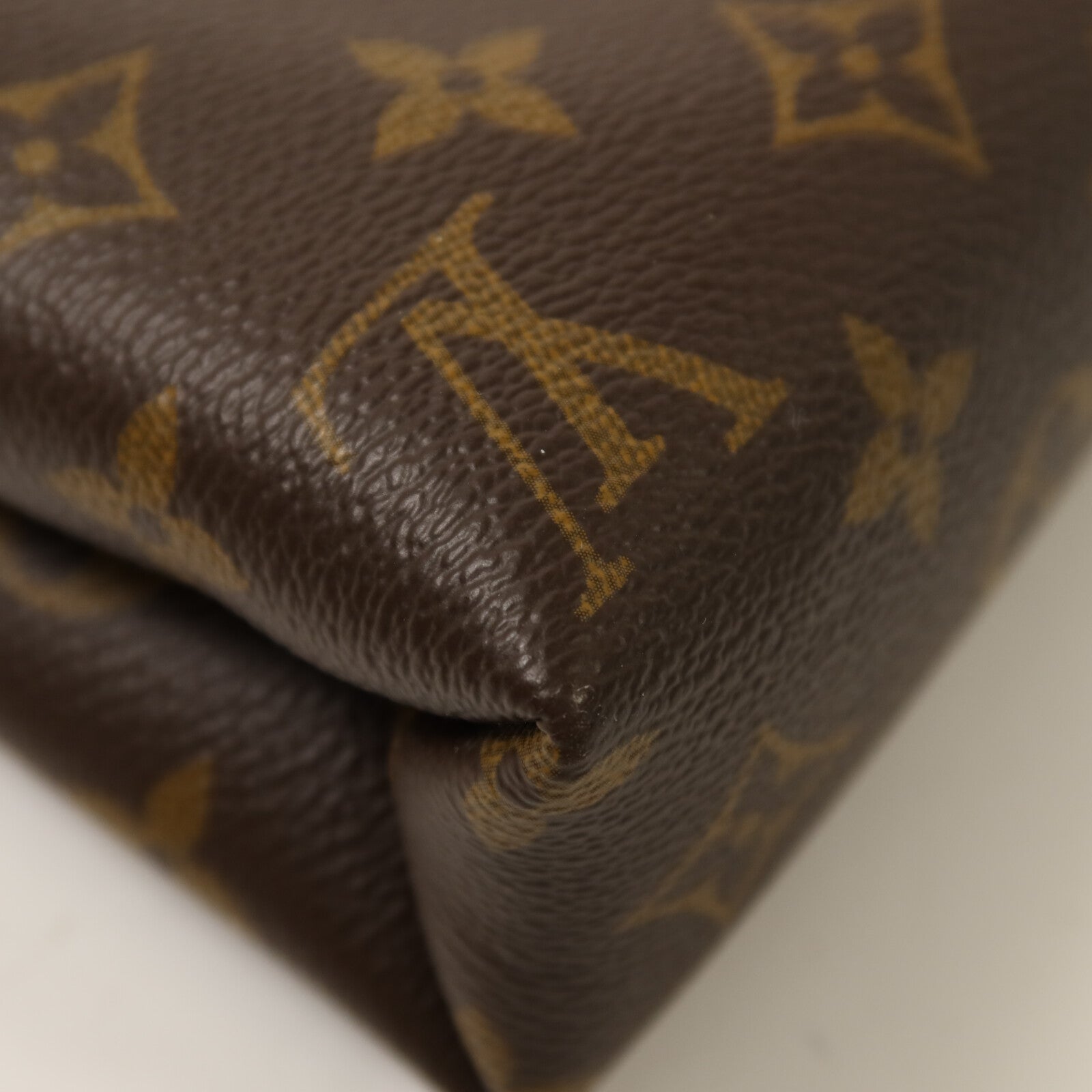 LOUIS VUITTON Monogram Pallas Chain Bag金扣鏈帶肩背袋