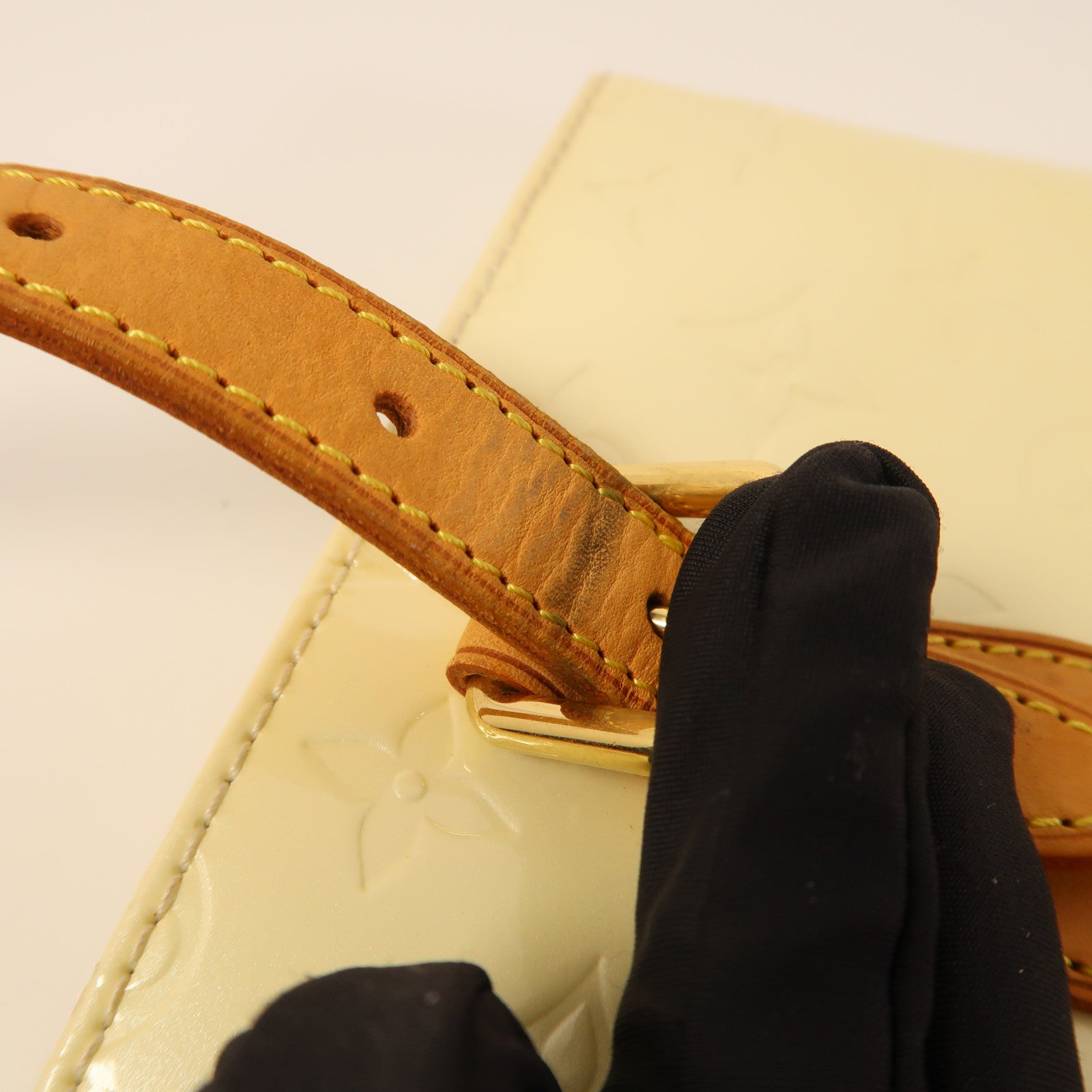 LOUIS VUITTON Vernis Brentwood金扣肩背袋