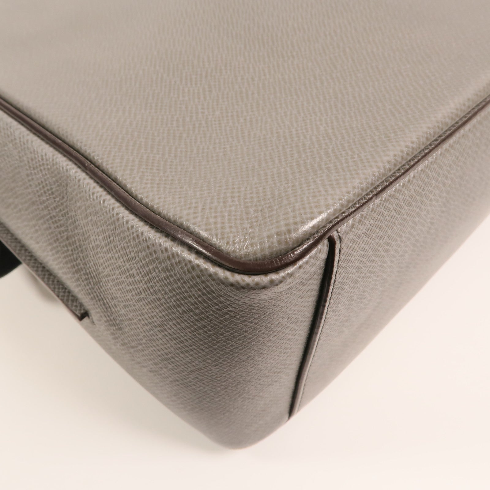 LOUIS VUITTON Taiga Roman GM銀扣肩背袋
