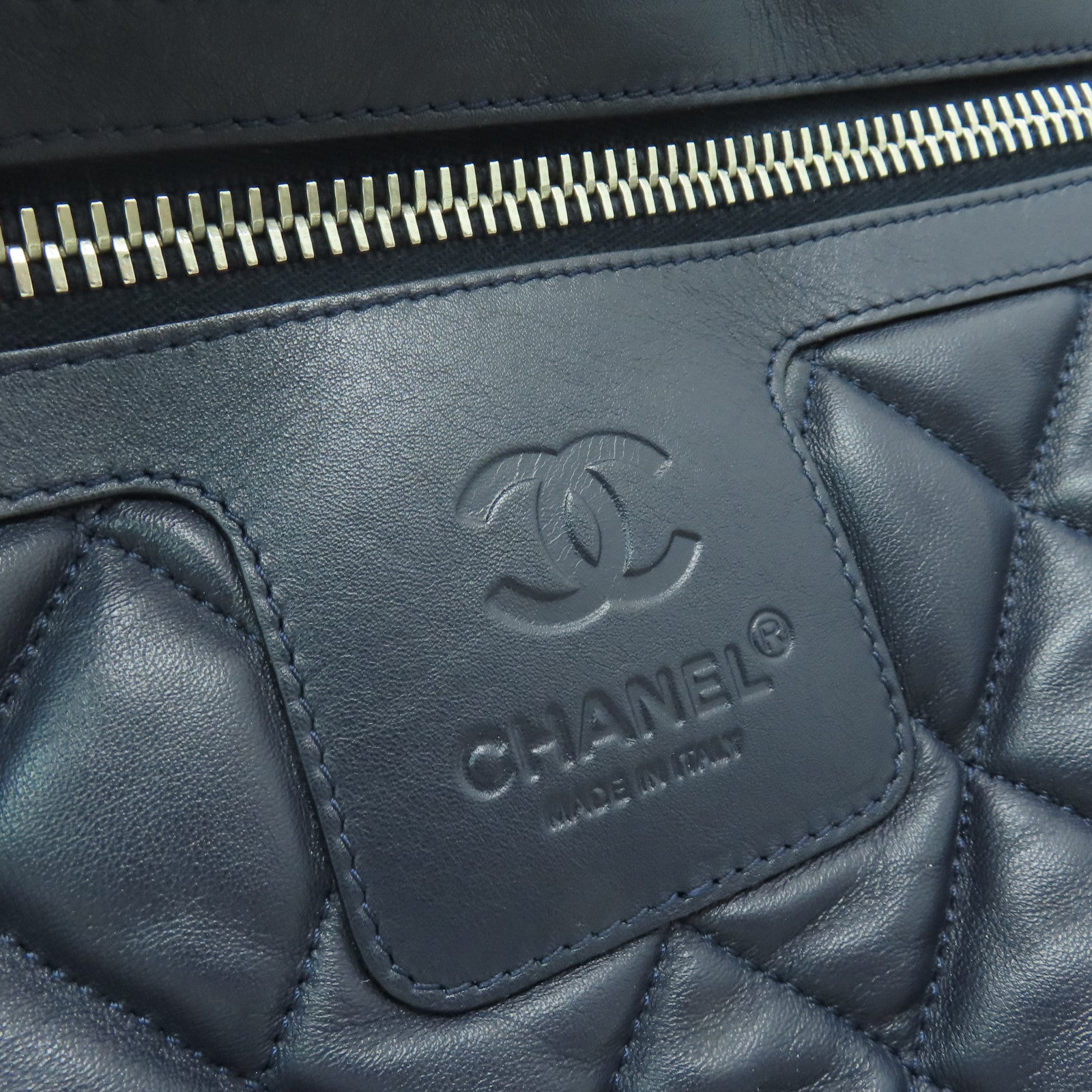 CHANEL 【激減優惠】菱格尼龍Coco Coon銀扣手挽袋深藍色/紅色