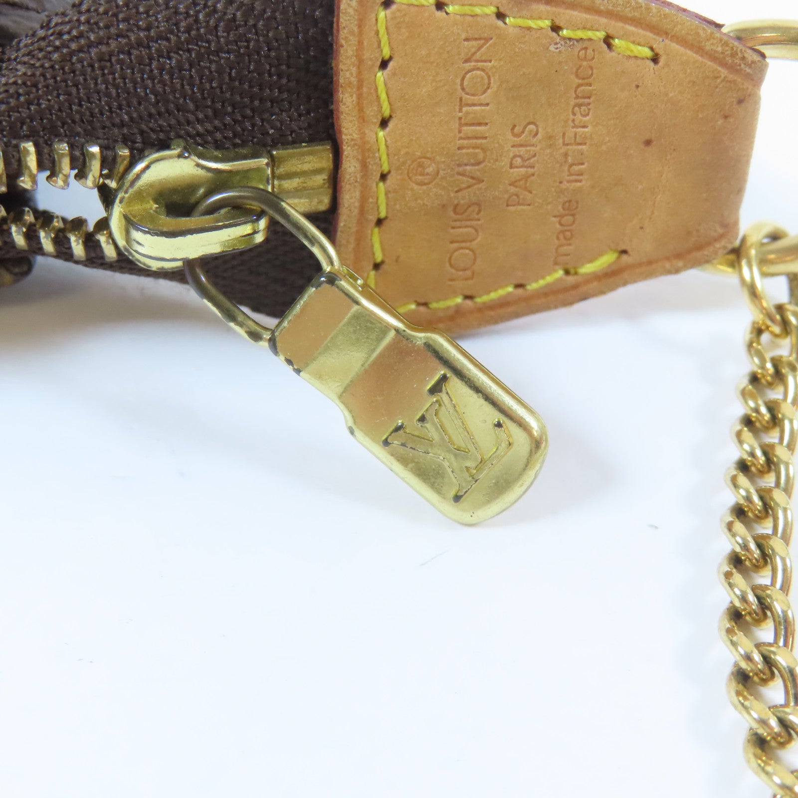 LOUIS VUITTON Monogram Mini Pochette Accessoires金扣鏈帶手拿包啡色