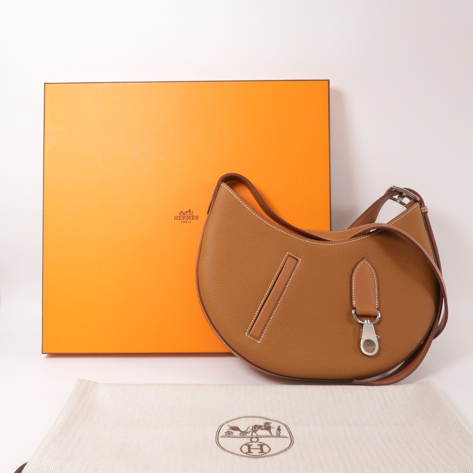 HERMES Togo皮革Arcon Slim肩背袋Gold