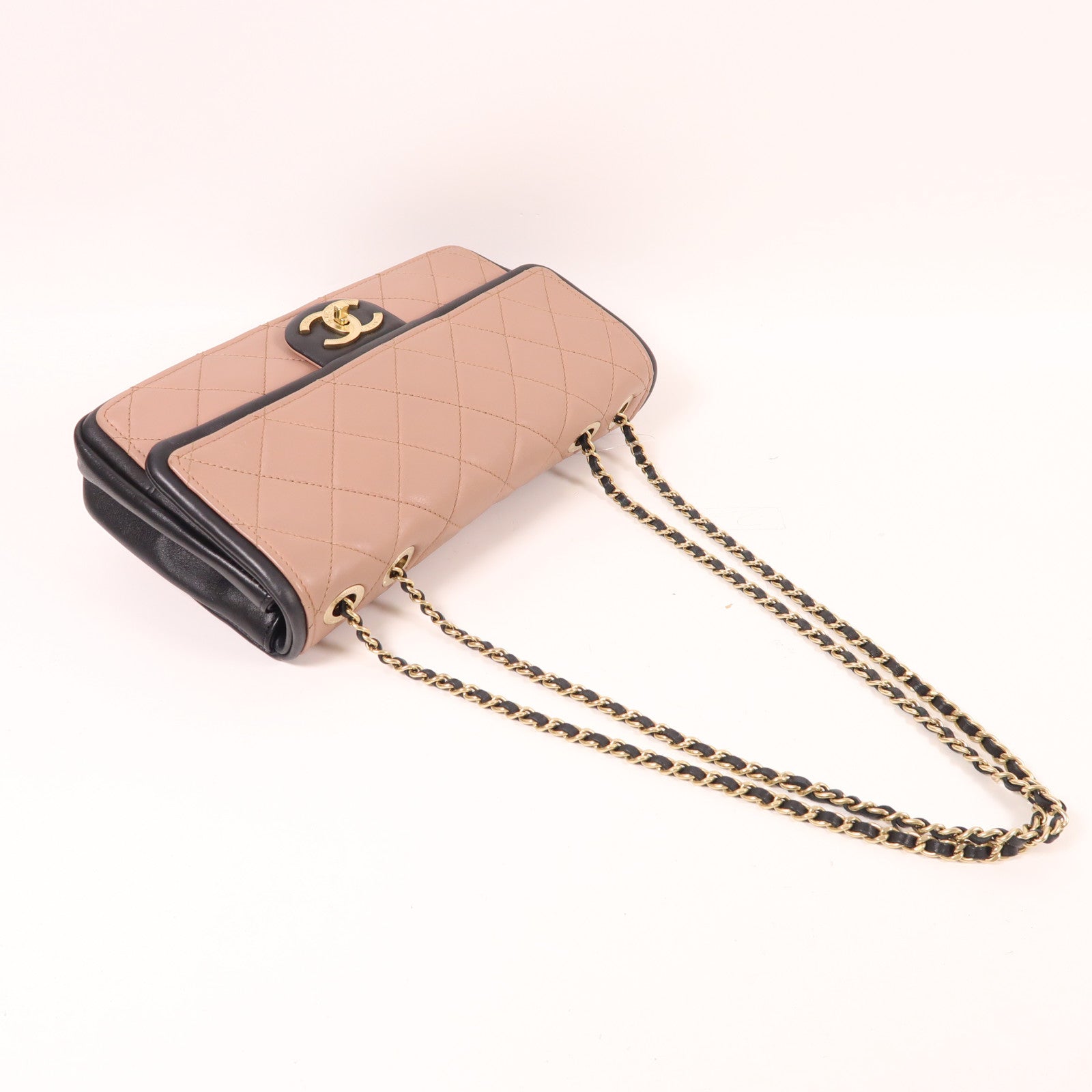 CHANEL CC GHW Chain Shoulder Bag Calfskin Leather