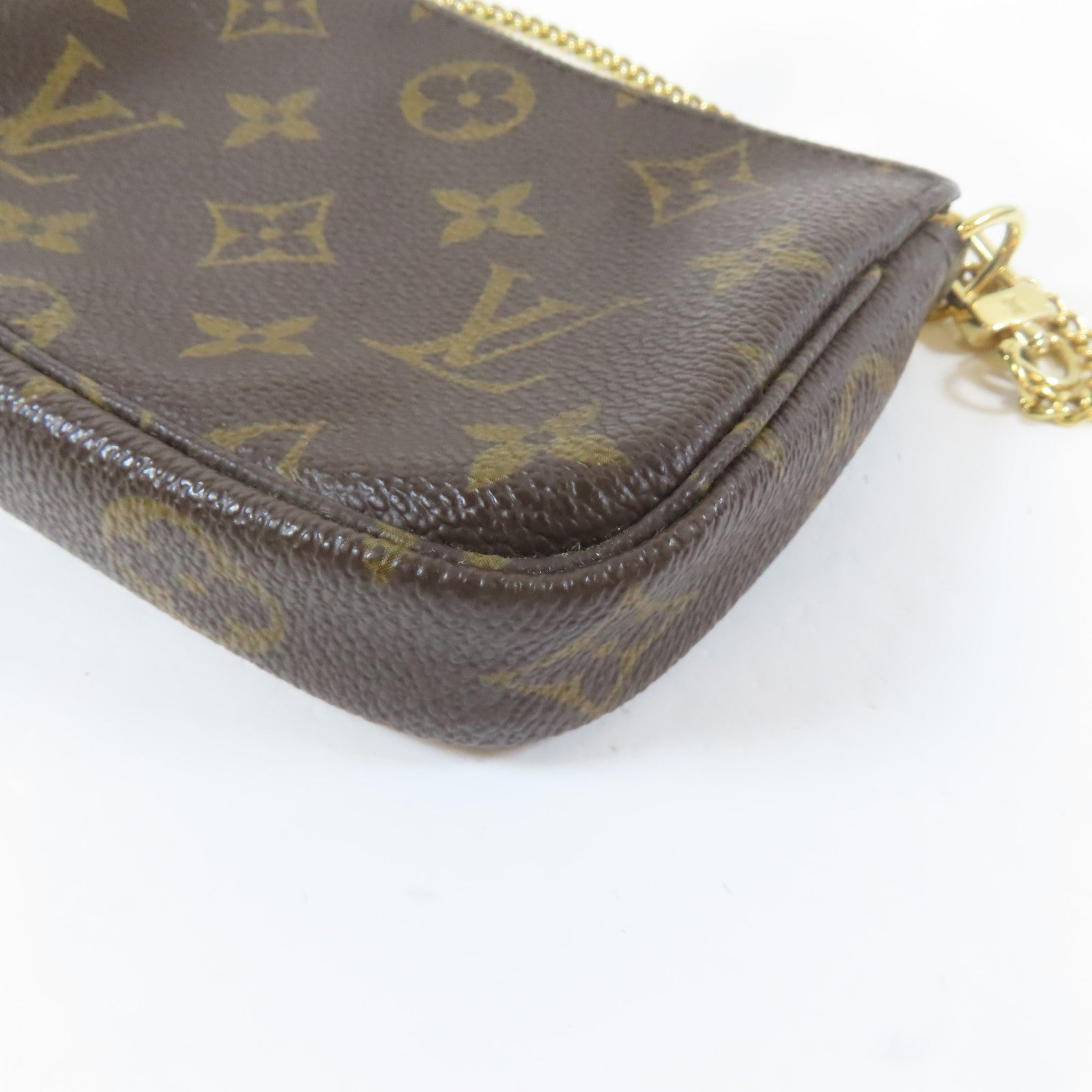 LOUIS VUITTON Monogram Mini Pochette Accessoires金扣鏈帶手拿包啡色