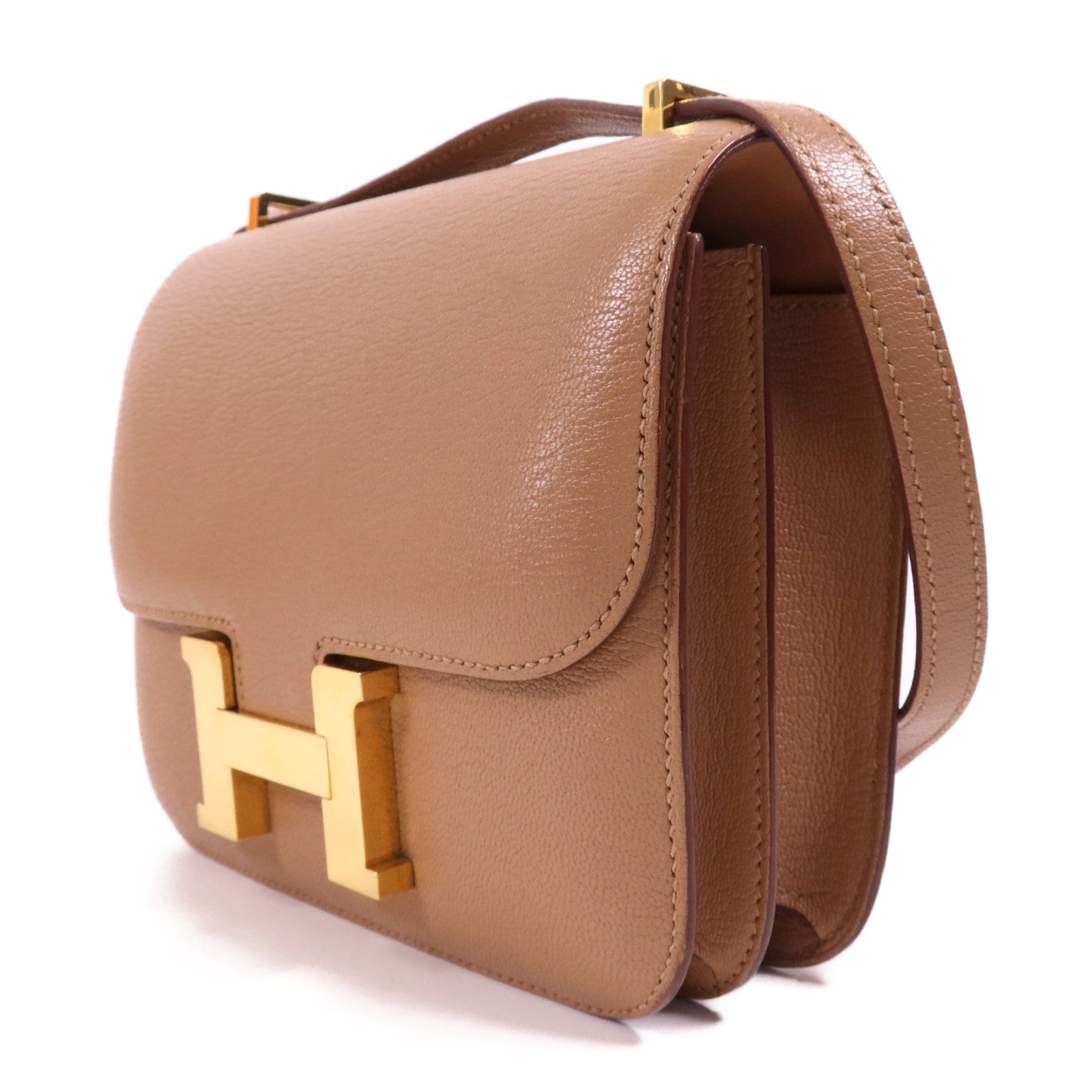 HERMES Chevre皮革Constance Mini金扣肩背袋Almond