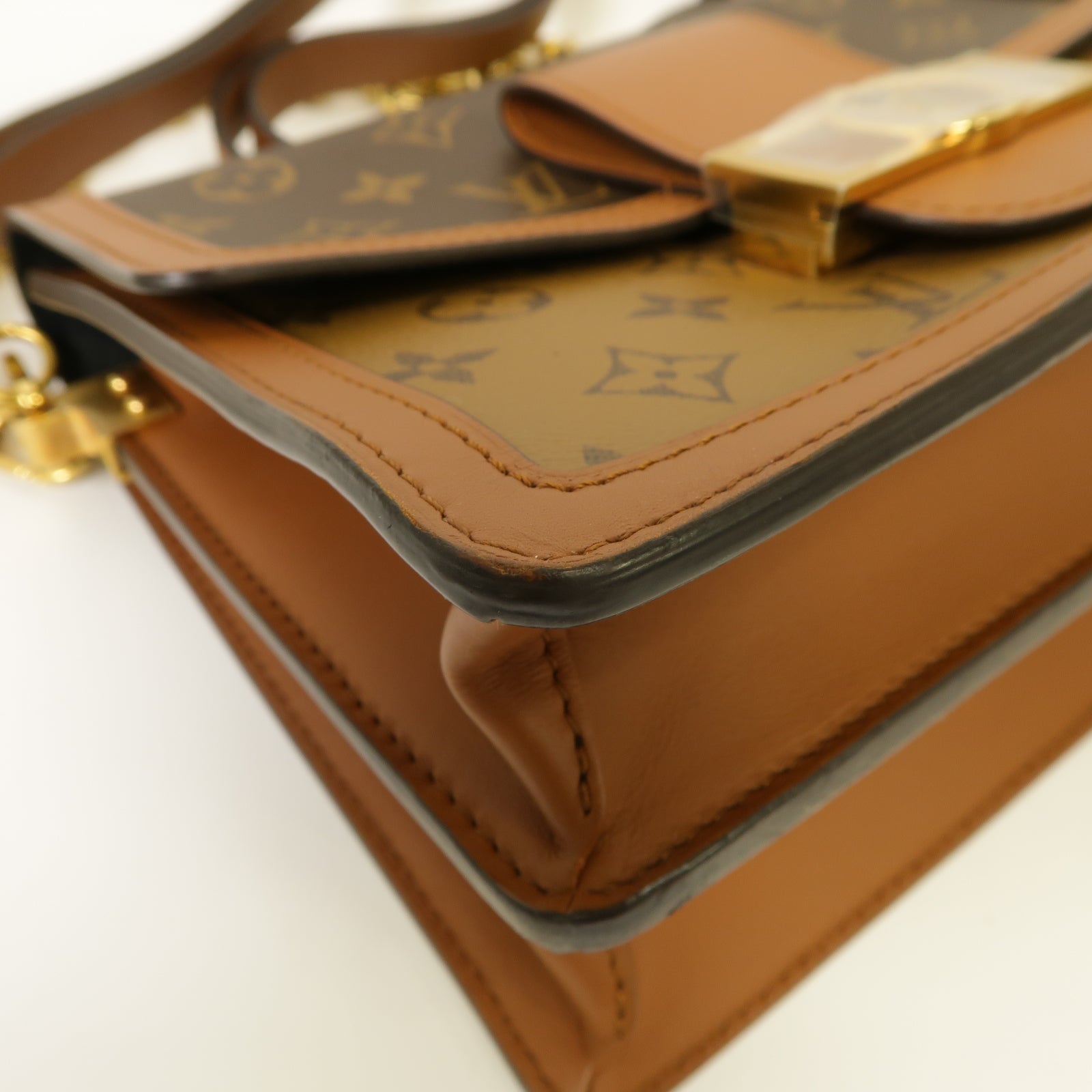 LOUIS VUITTON Monogram Reverse Dauphine金扣鏈帶肩背袋棕色