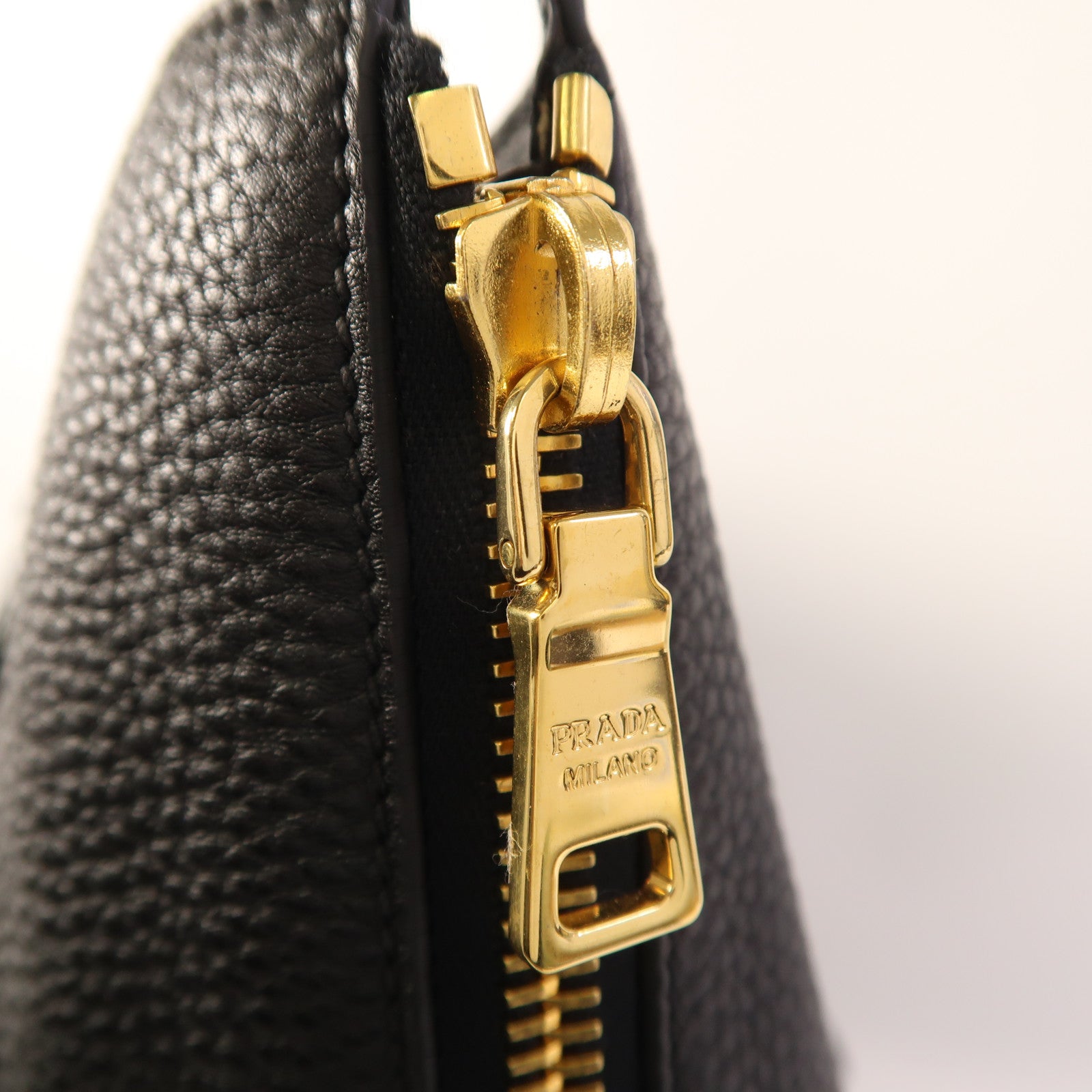 PRADA 牛皮皮革Tote Bag金扣肩背袋