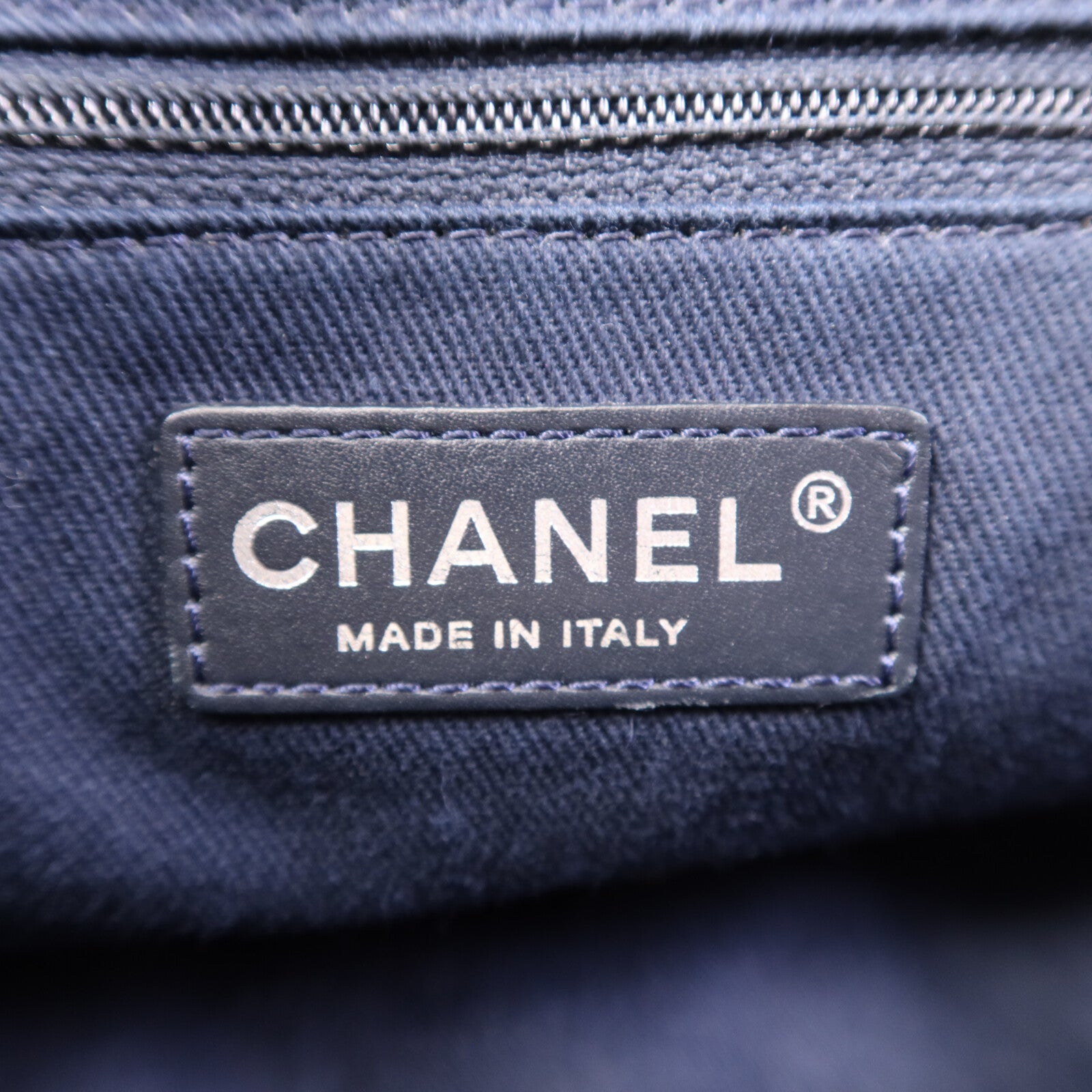 CHANEL 牛皮皮革Shoulder Bag銀扣鏈帶肩背袋