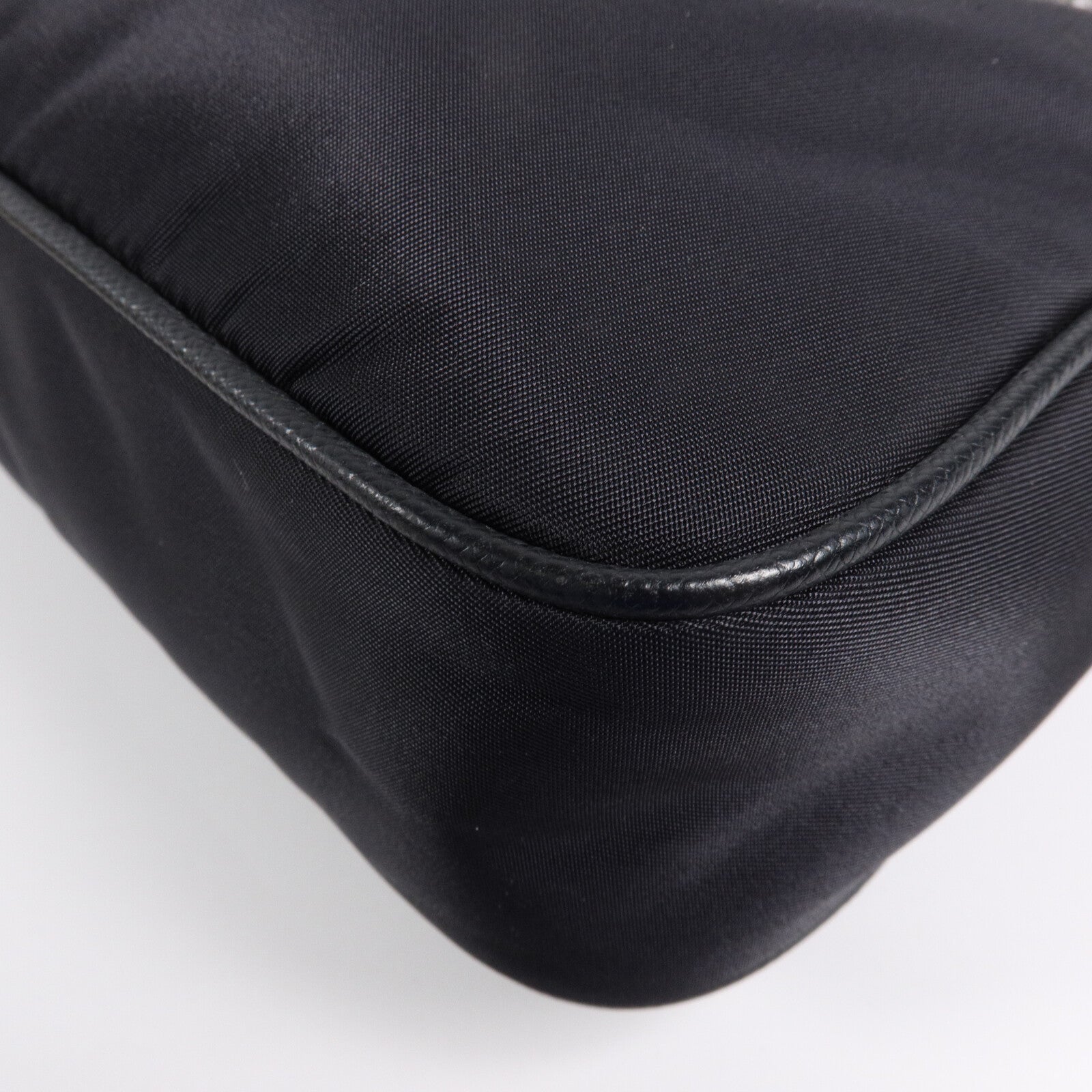PRADA 尼龍Mini Hobo Re-Edition 2005手挽肩背兩用袋
