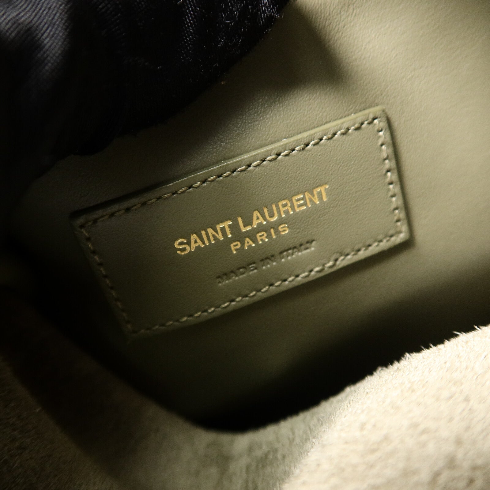 YVES SAINT LAURENT 牛皮皮革Le 5 A7 Supple Large肩背袋