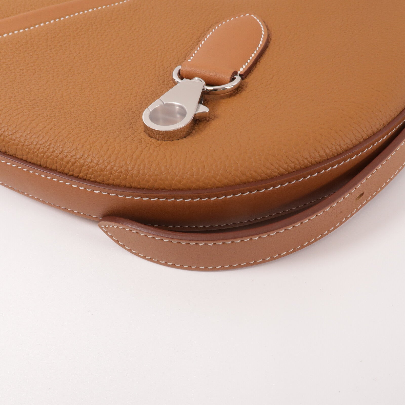 HERMES Togo皮革Arcon Slim肩背袋Gold