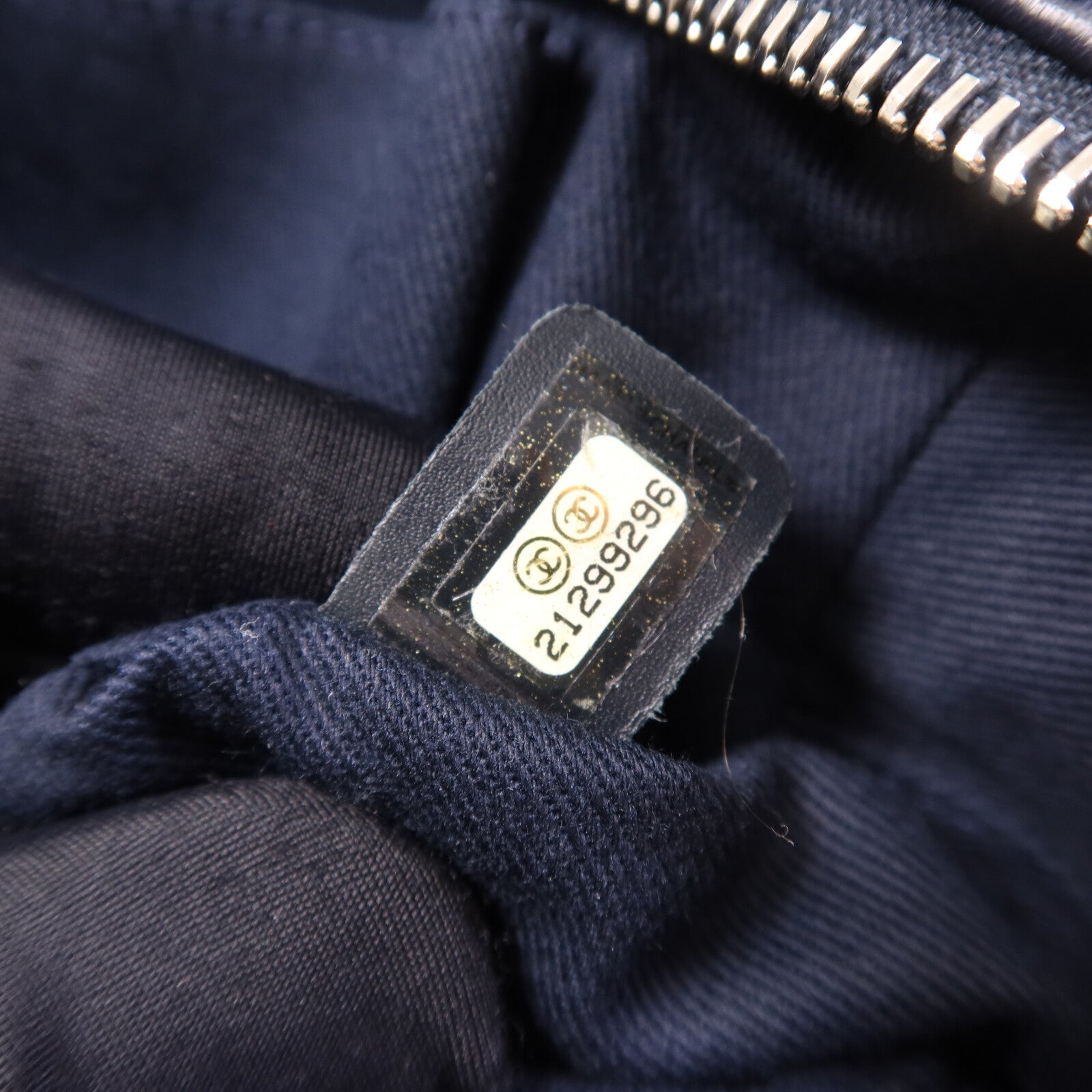 CHANEL 牛皮皮革Shoulder Bag銀扣鏈帶肩背袋