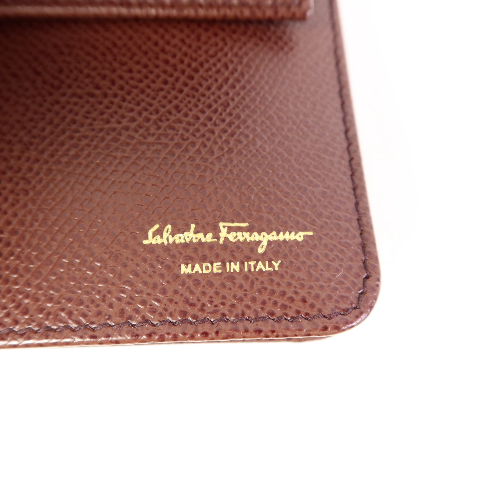 Salvatore Ferragamo 牛皮皮革Vara Wallet On Chain金扣鏈帶肩背袋