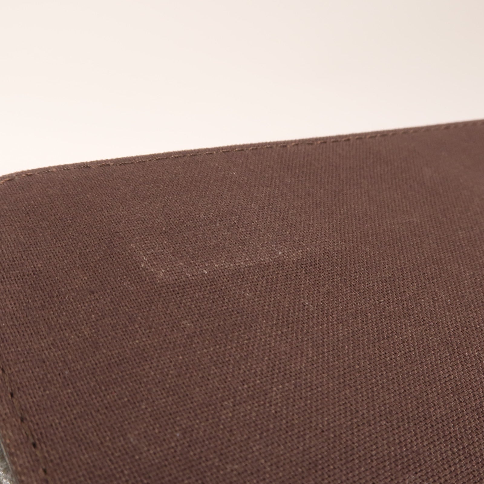 LOUIS VUITTON Taiga Roman GM銀扣肩背袋