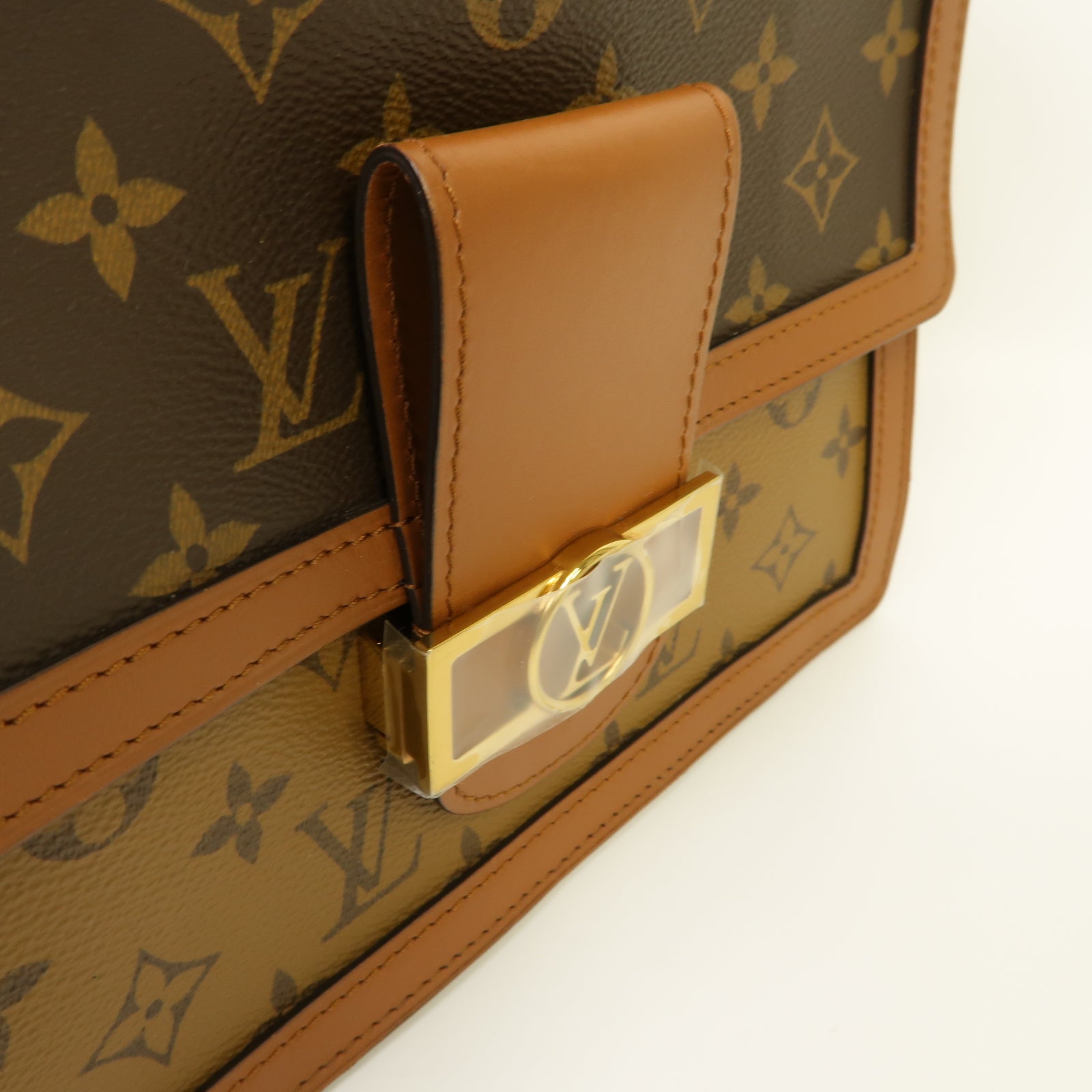 LOUIS VUITTON Monogram Reverse Dauphine金扣鏈帶肩背袋棕色