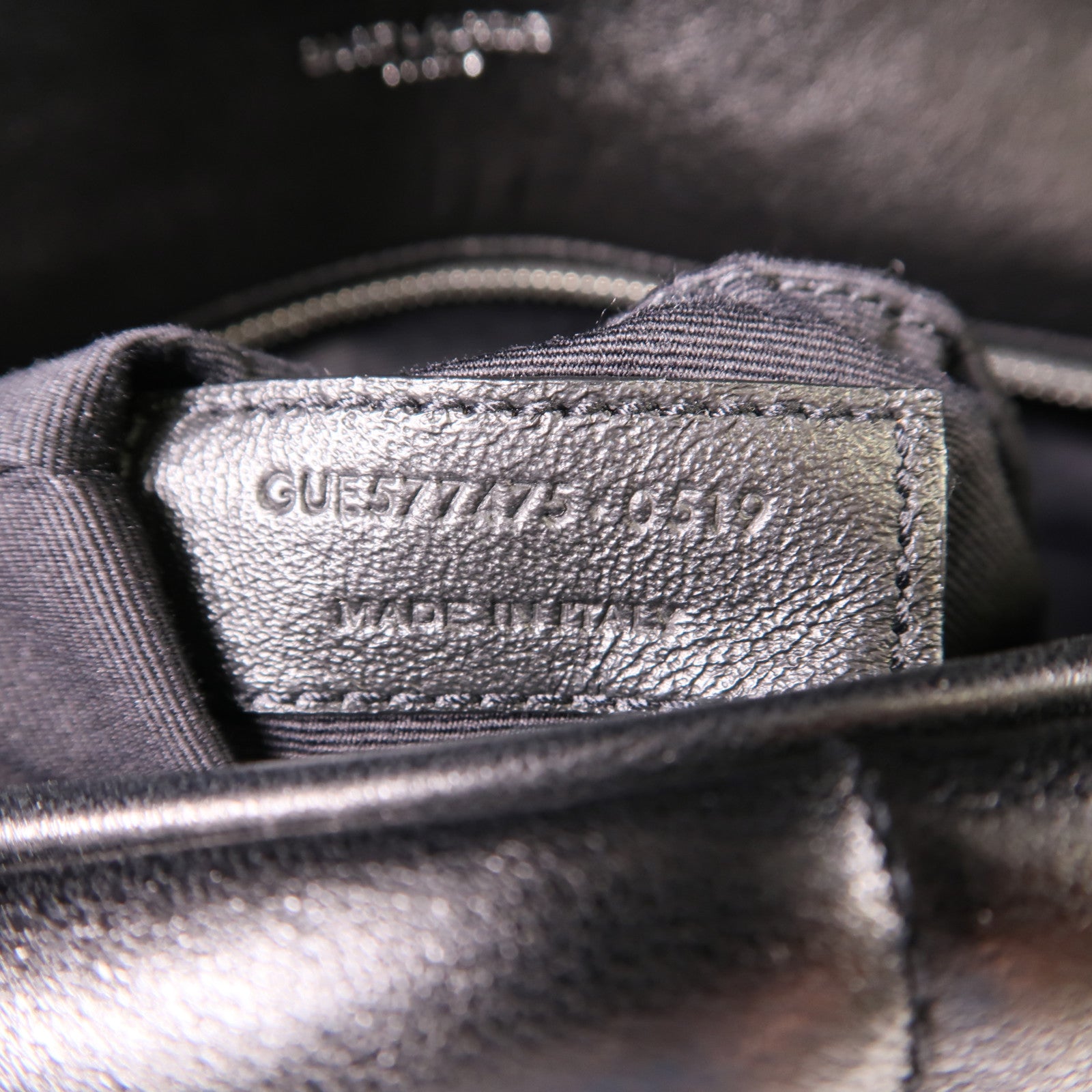 SAINT LAURENT 牛皮皮革Lou Lou Puffer銀扣肩背袋