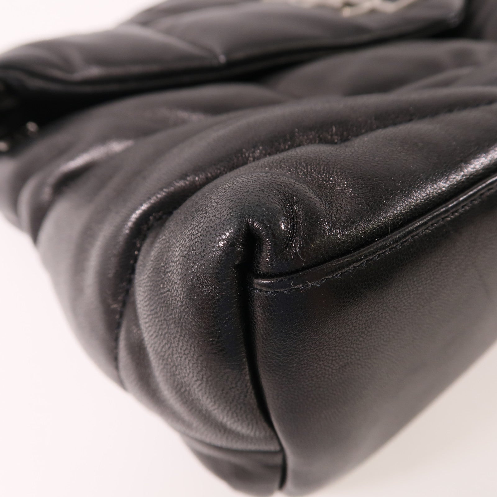 SAINT LAURENT 牛皮皮革Lou Lou Puffer銀扣肩背袋