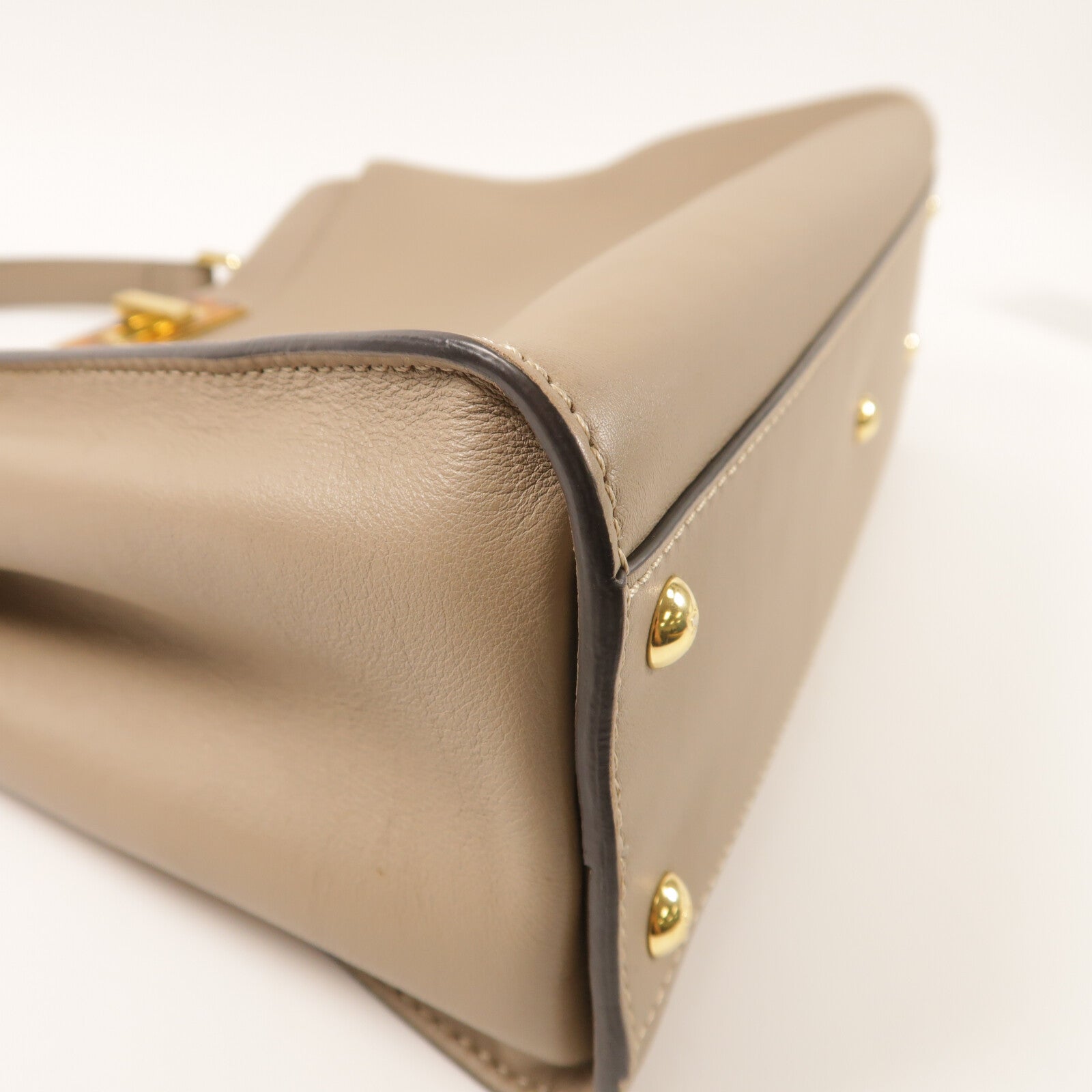 FENDI 牛皮皮革Peekaboo Medium金扣手挽肩背兩用袋