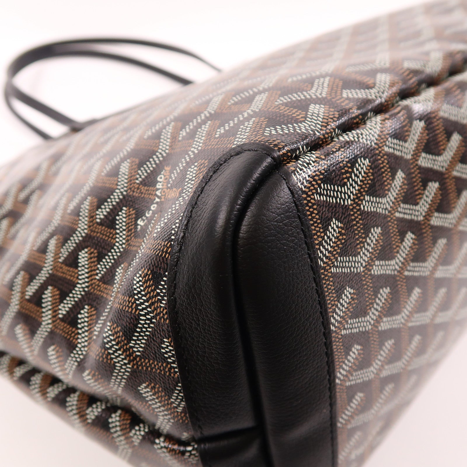 GOYARD 塗層帆布Artois MM銀扣肩背袋