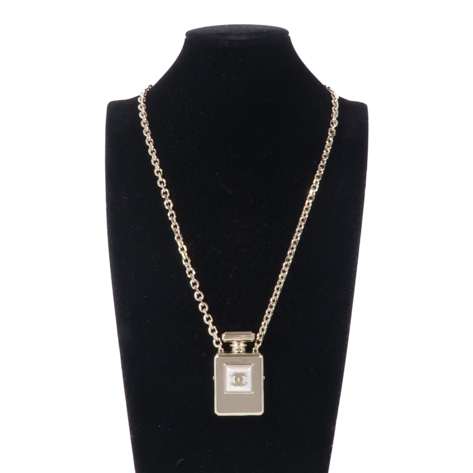 CHANEL CC Necklace Metal Gold