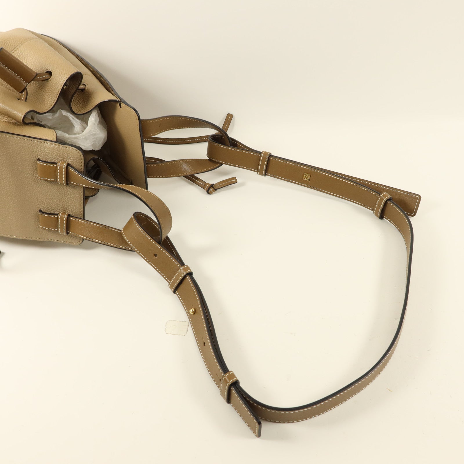 LOEWE 牛皮皮革Hammock金扣手挽肩背兩用袋