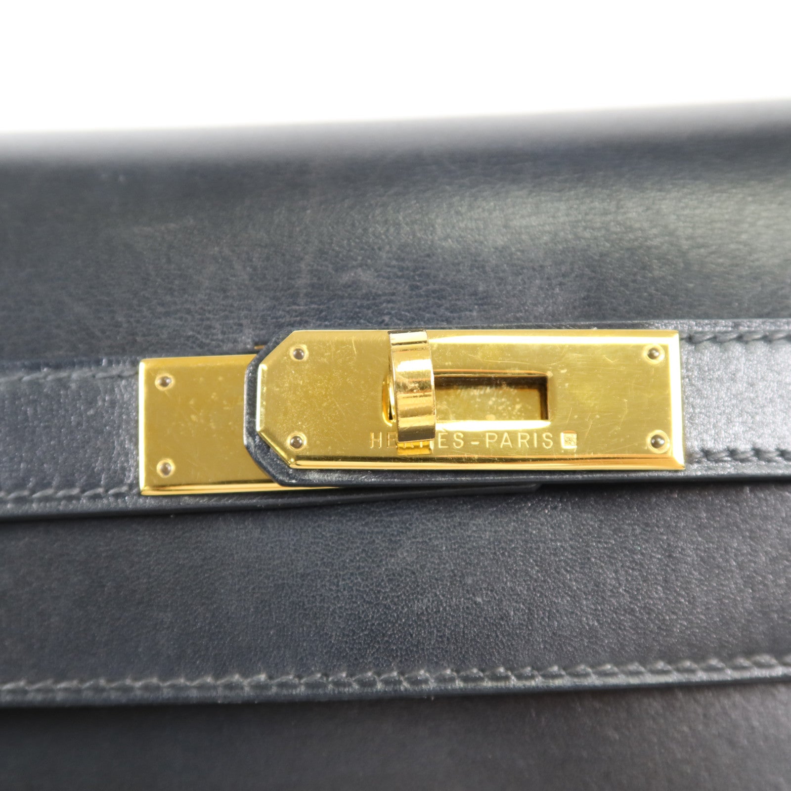 HERMES Box Calf皮革Kelly 32金扣手挽袋Noir