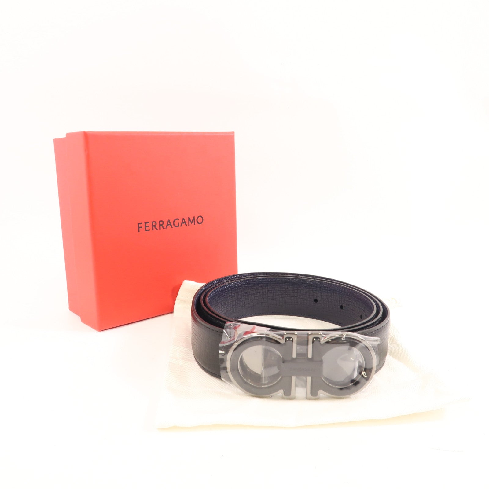 Salvatore Ferragamo 皮革Belt銀扣皮帶黑色/深藍色