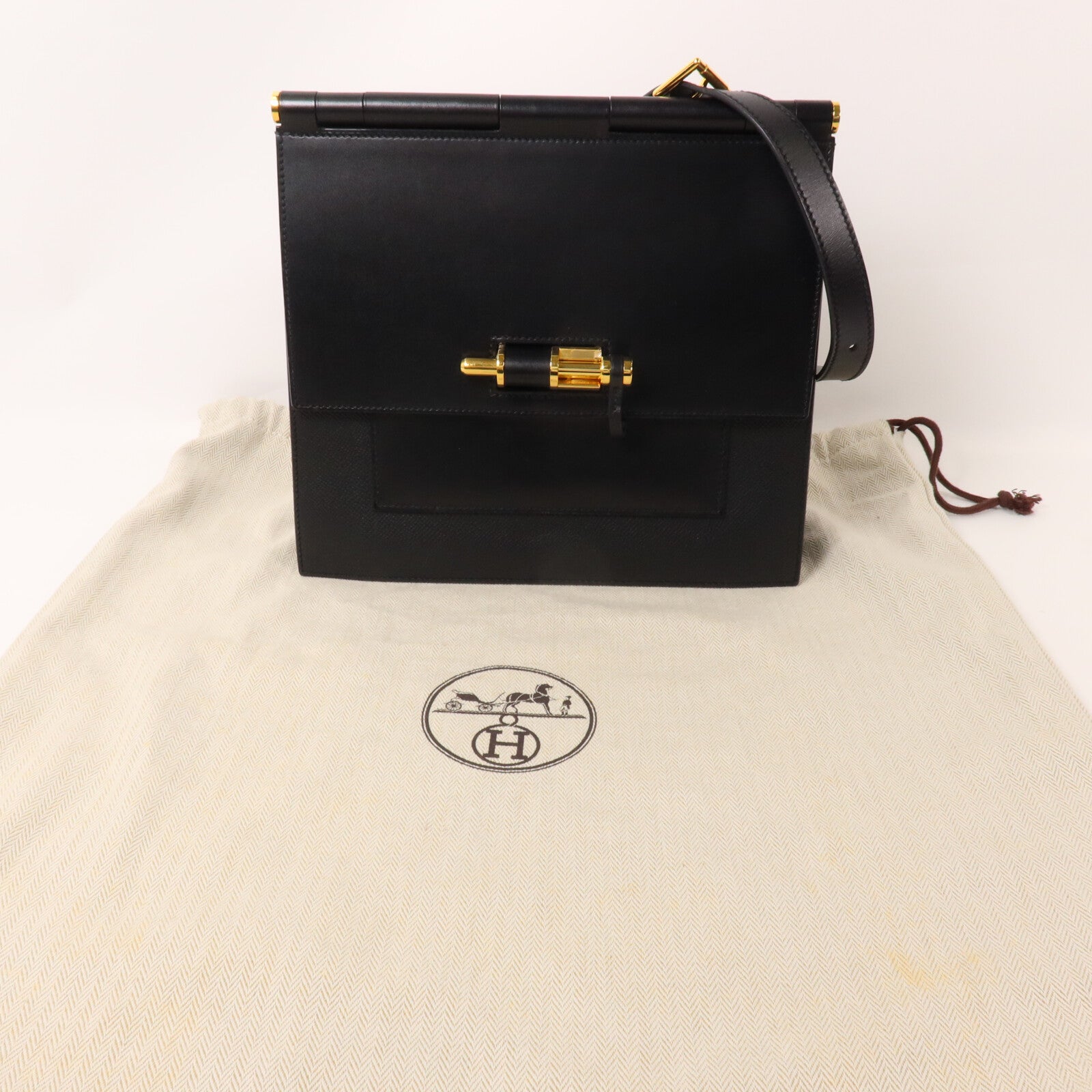 HERMES Swift皮革/Epsom皮革Sacabar 24肩背袋Noir