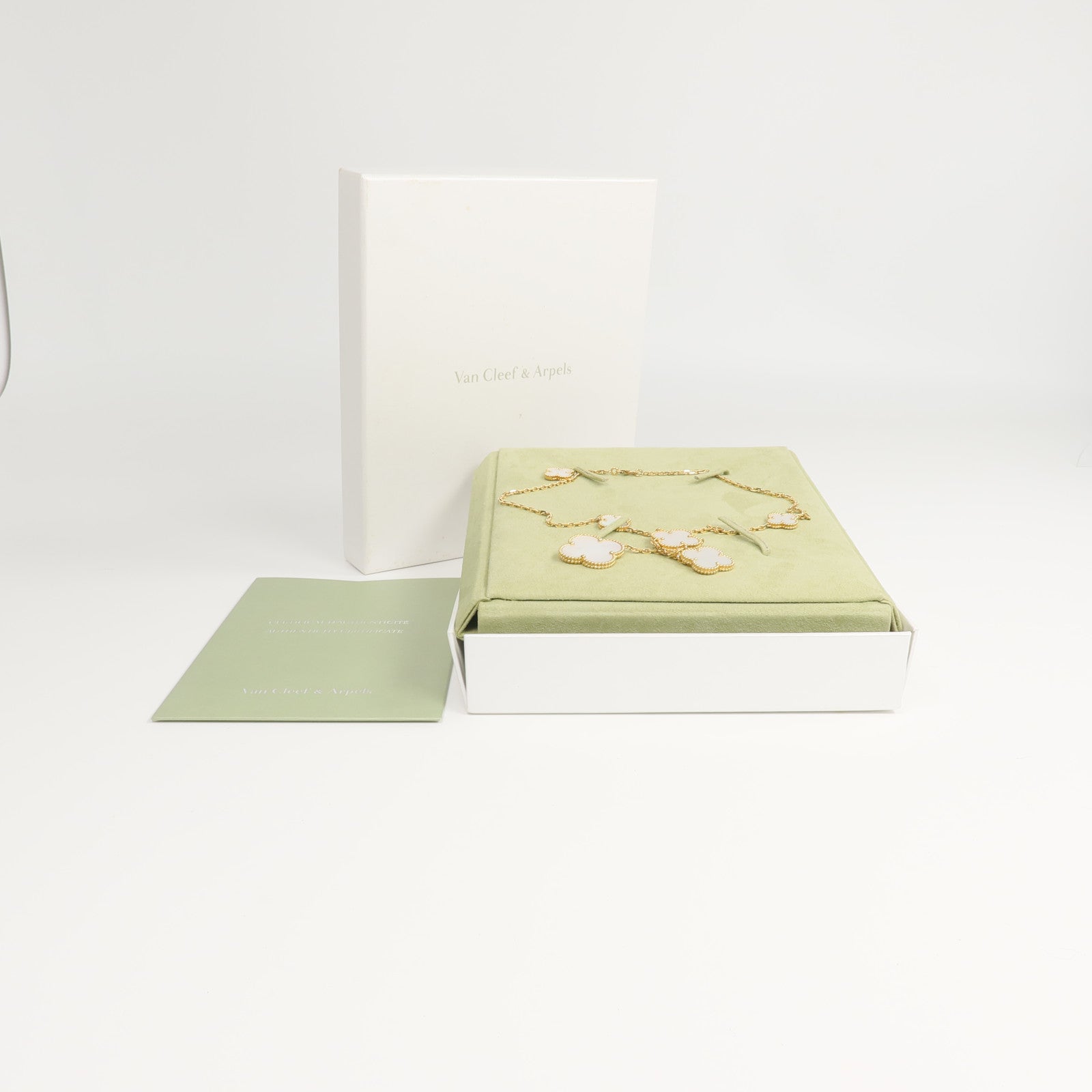 Van Cleef & Arpels 18K黃金Magic Alhambra 6 Motifs珍珠母貝項鍊
