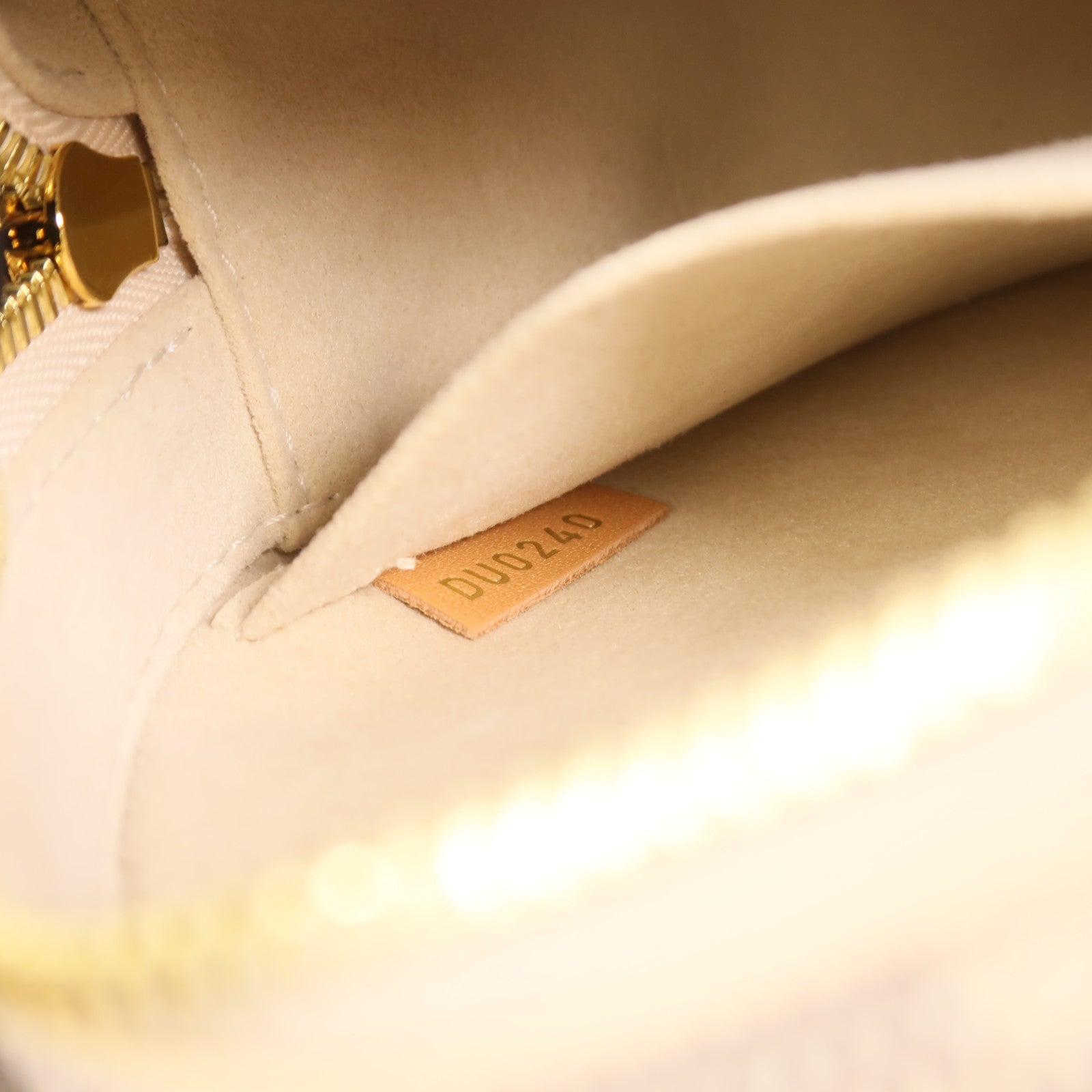 LOUIS VUITTON Damier Azur Boite Chapeau Souple PM金扣肩背袋