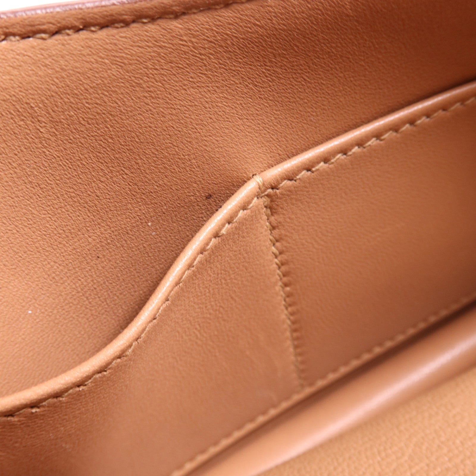 HERMES Chevre皮革Constance Mini金扣肩背袋Almond