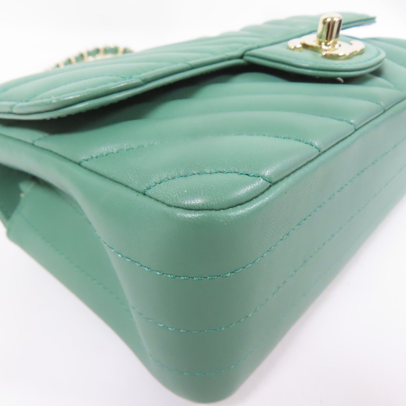 CHANEL 牛皮皮革Shoulder Bag金扣鏈帶肩背袋