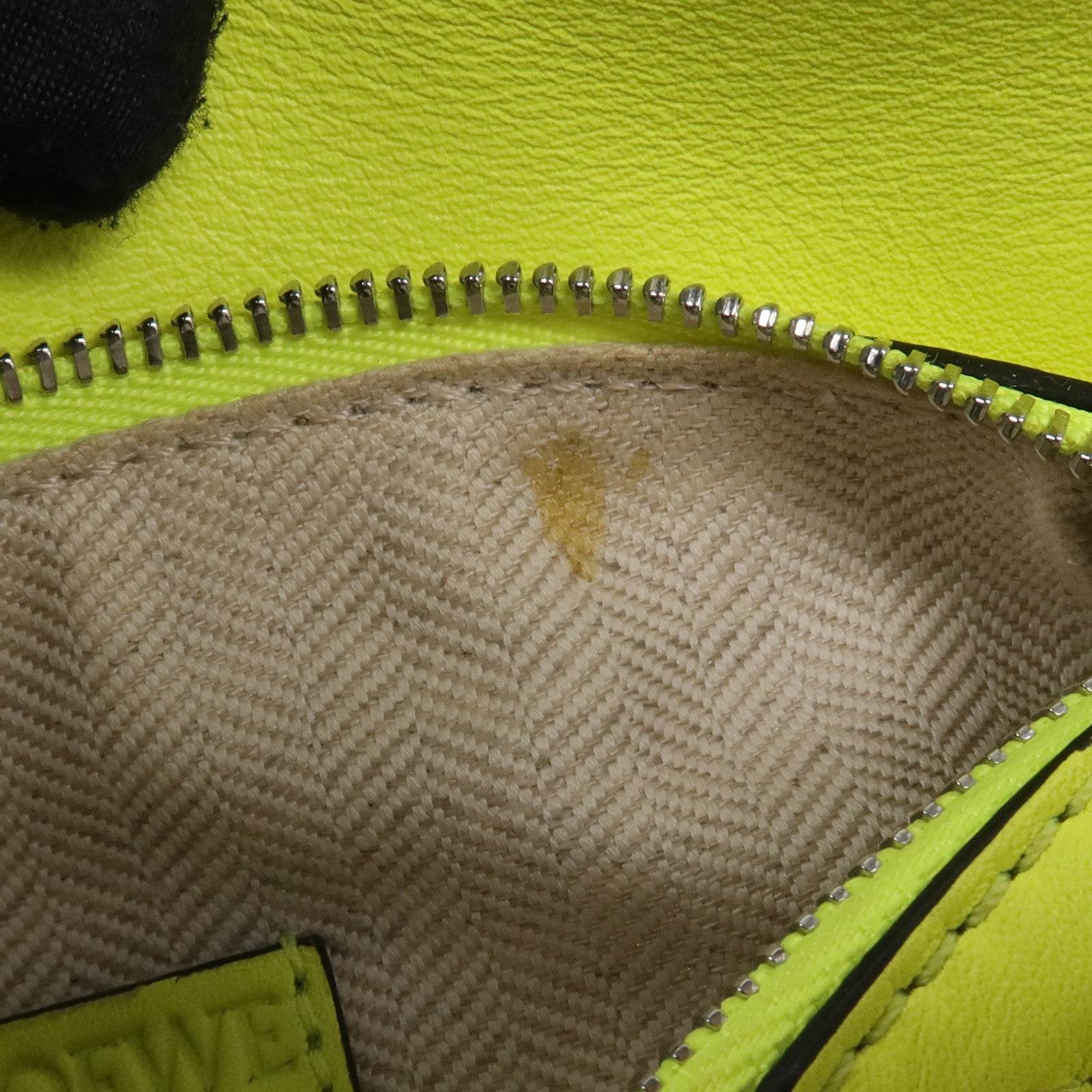 LOEWE 牛皮皮革Mini Puzzle銀扣手挽肩背兩用袋