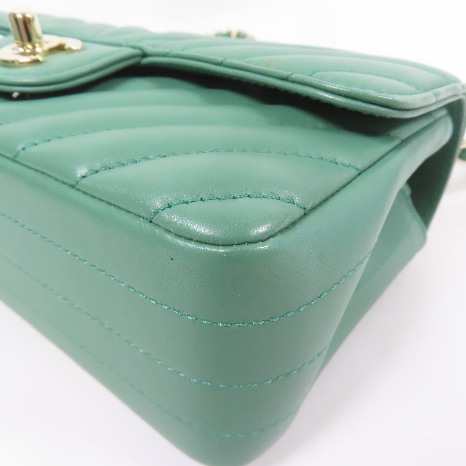 CHANEL 牛皮皮革Shoulder Bag金扣鏈帶肩背袋