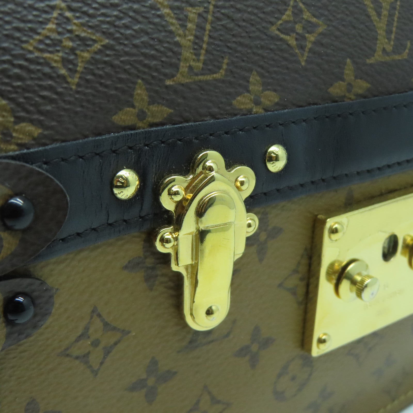 LOUIS VUITTON Monogram Reverse Trunk Clutch金扣肩背袋黑色/啡色