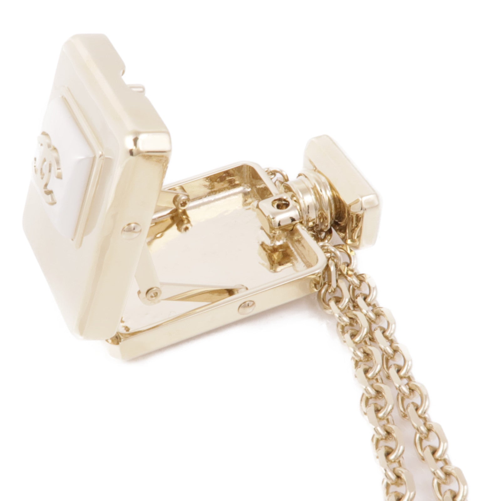 CHANEL CC Necklace Metal Gold