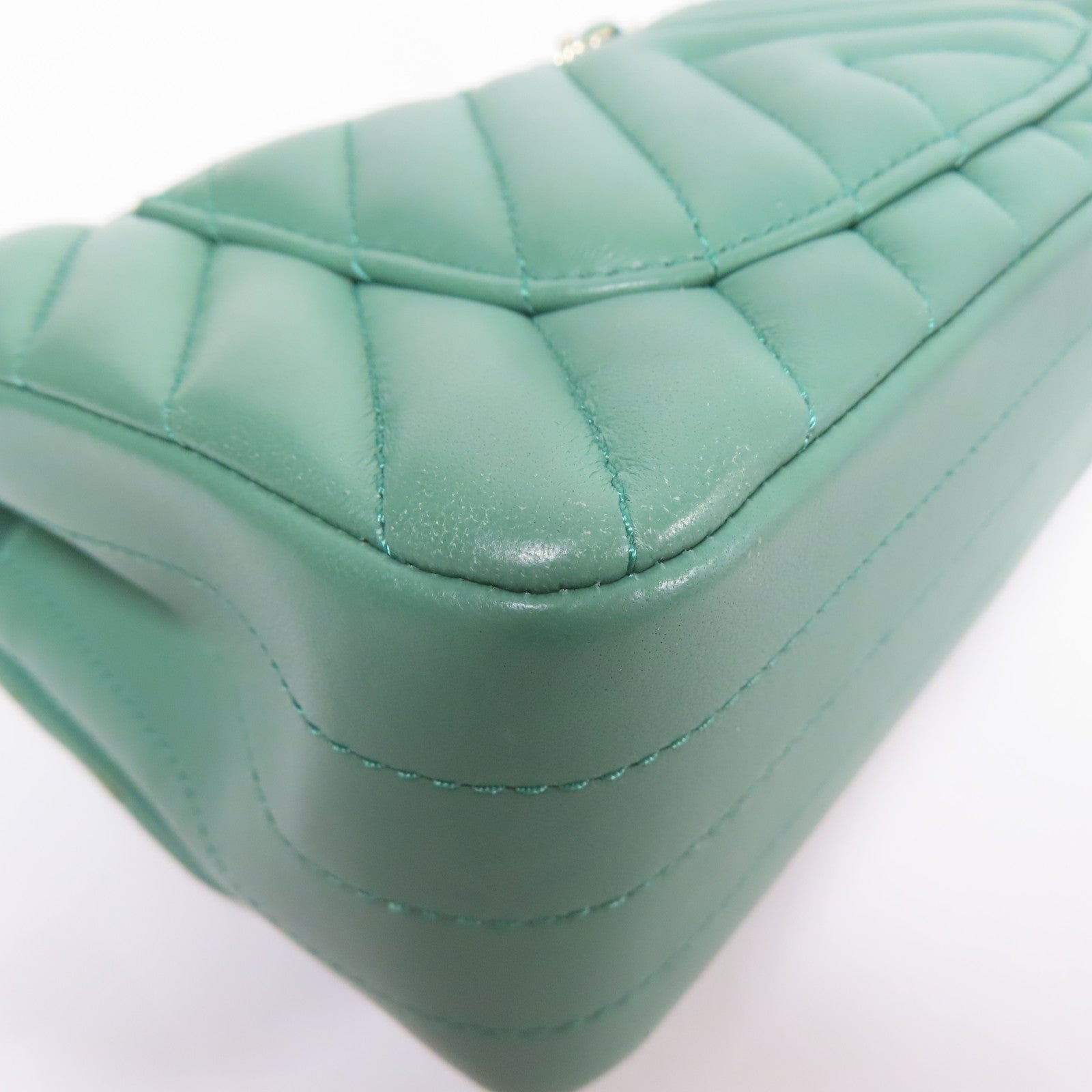 CHANEL 牛皮皮革Shoulder Bag金扣鏈帶肩背袋