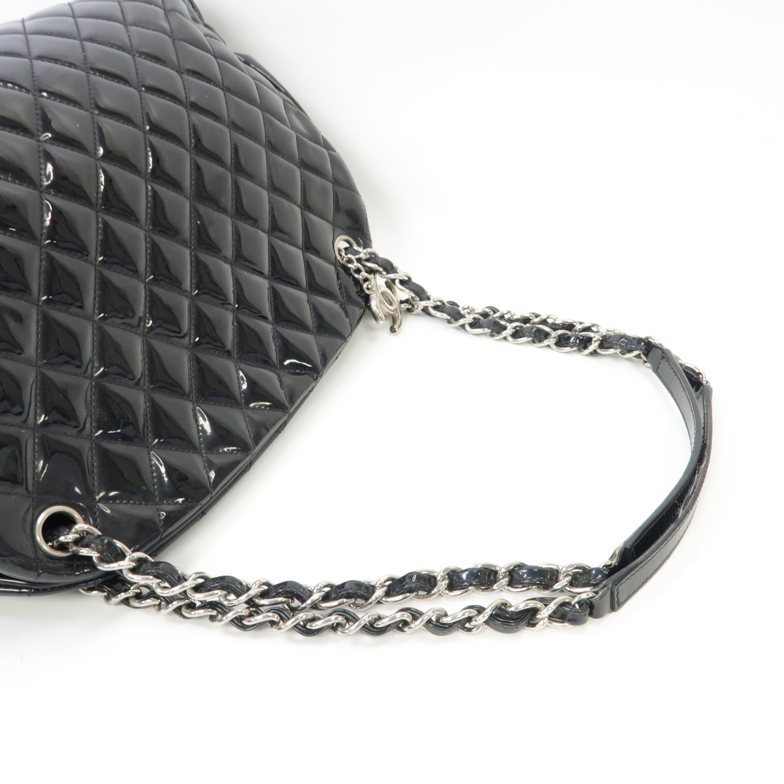CHANEL **【激減優惠】菱格漆皮皮革Chain Shoulder Bag銀扣鏈帶肩背袋黒色