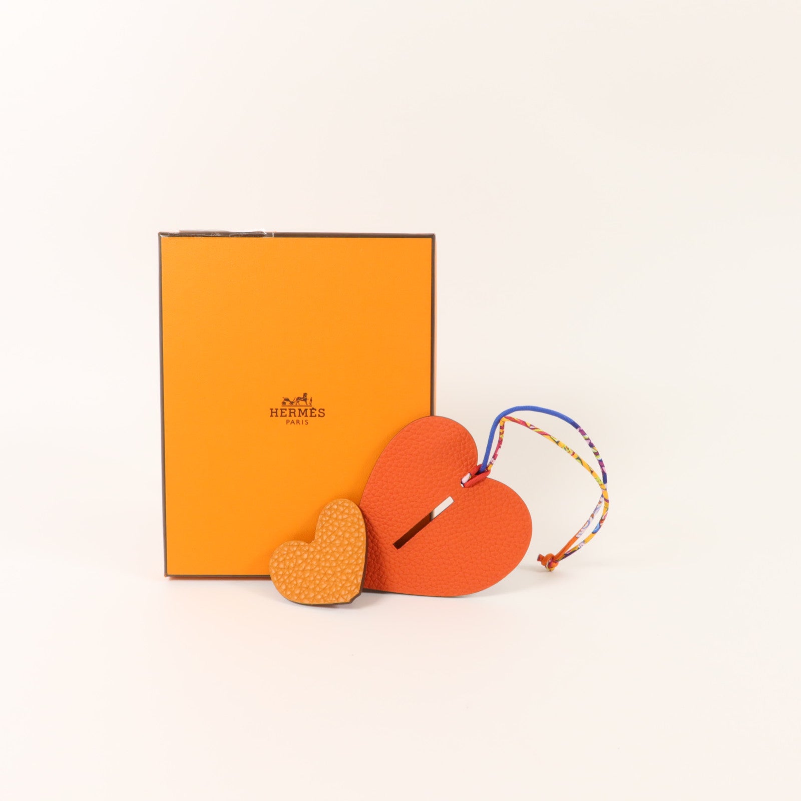 HERMES Epsom皮革/Clemence皮革Petit H Heart Charm掛飾Ebene/Rouge Pivoine/Abricot/Bleu Electrique