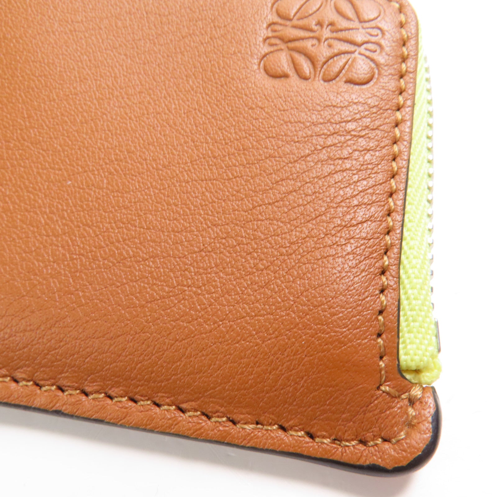 LOEWE 牛皮皮革Card Case銀扣卡片套