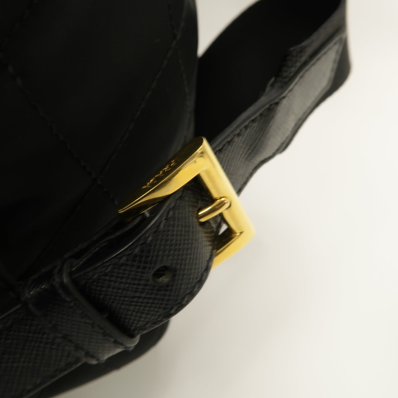 PRADA 尼龍Backpack金扣背包黒色