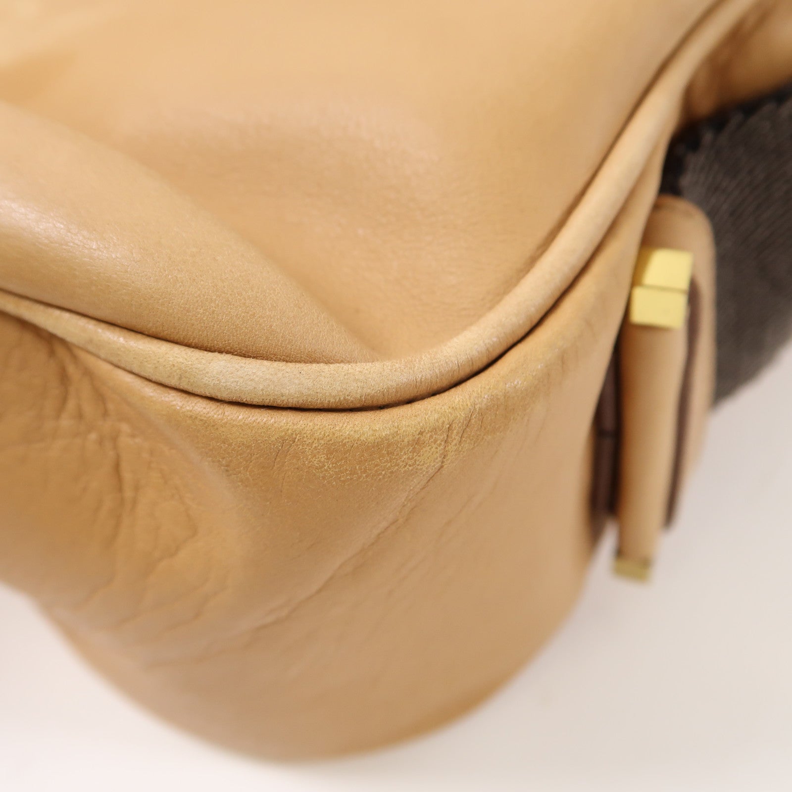 GUCCI 皮革Shoulder Bag金扣肩背袋啡色