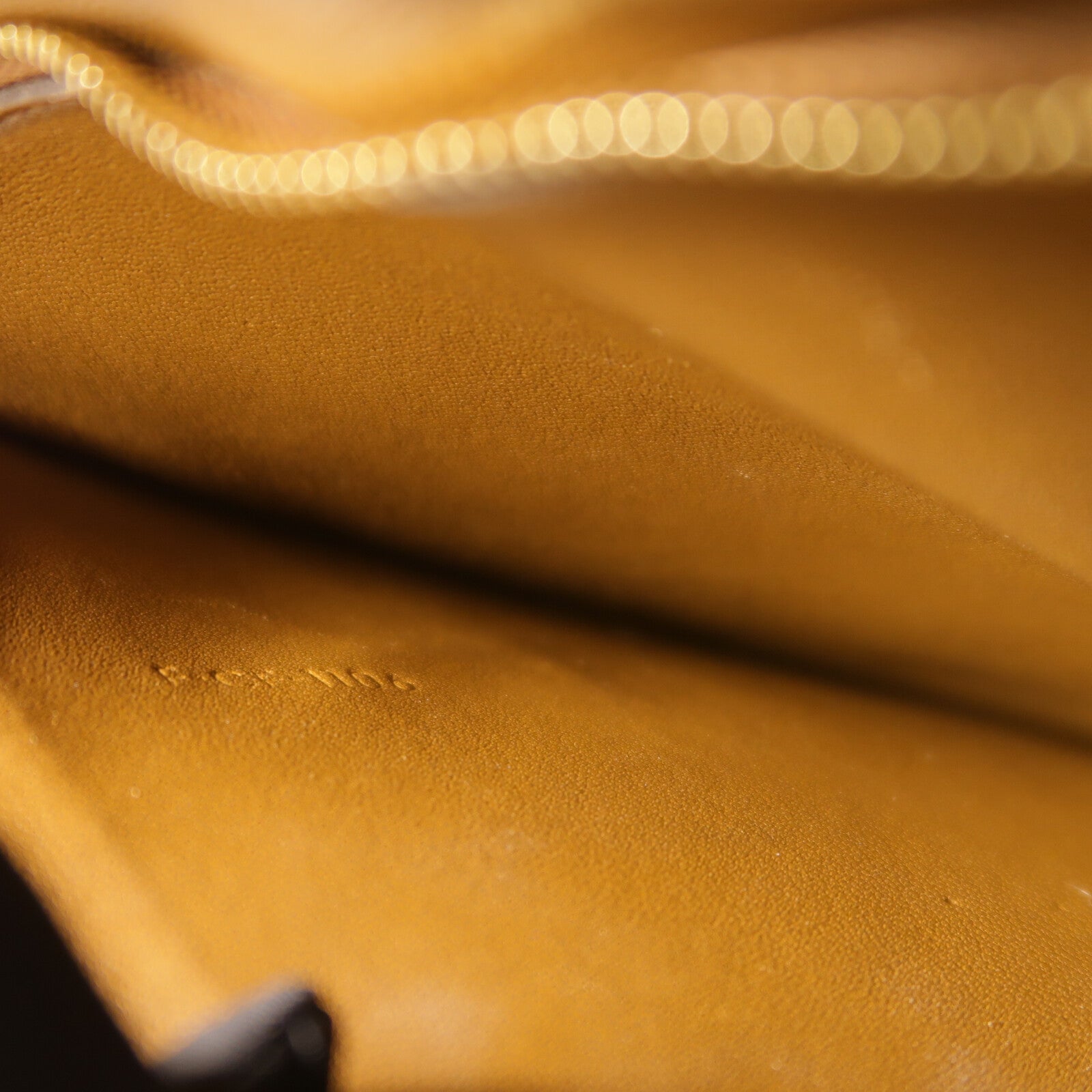 CELINE 牛皮皮革Classic Box金扣肩背袋