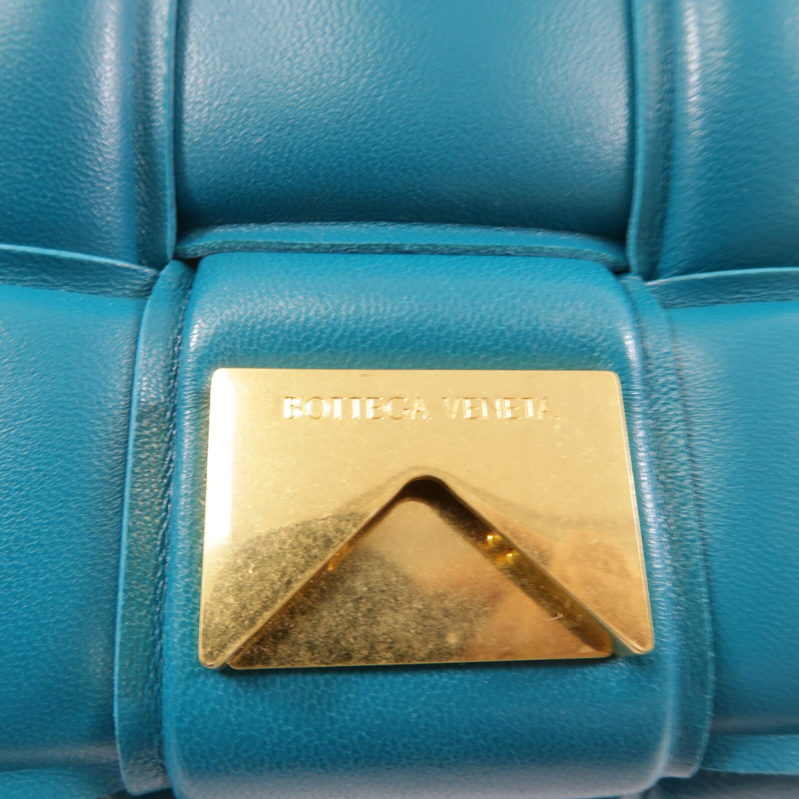 BOTTEGA VENETA 羊皮皮革Padded Cassette肩背袋